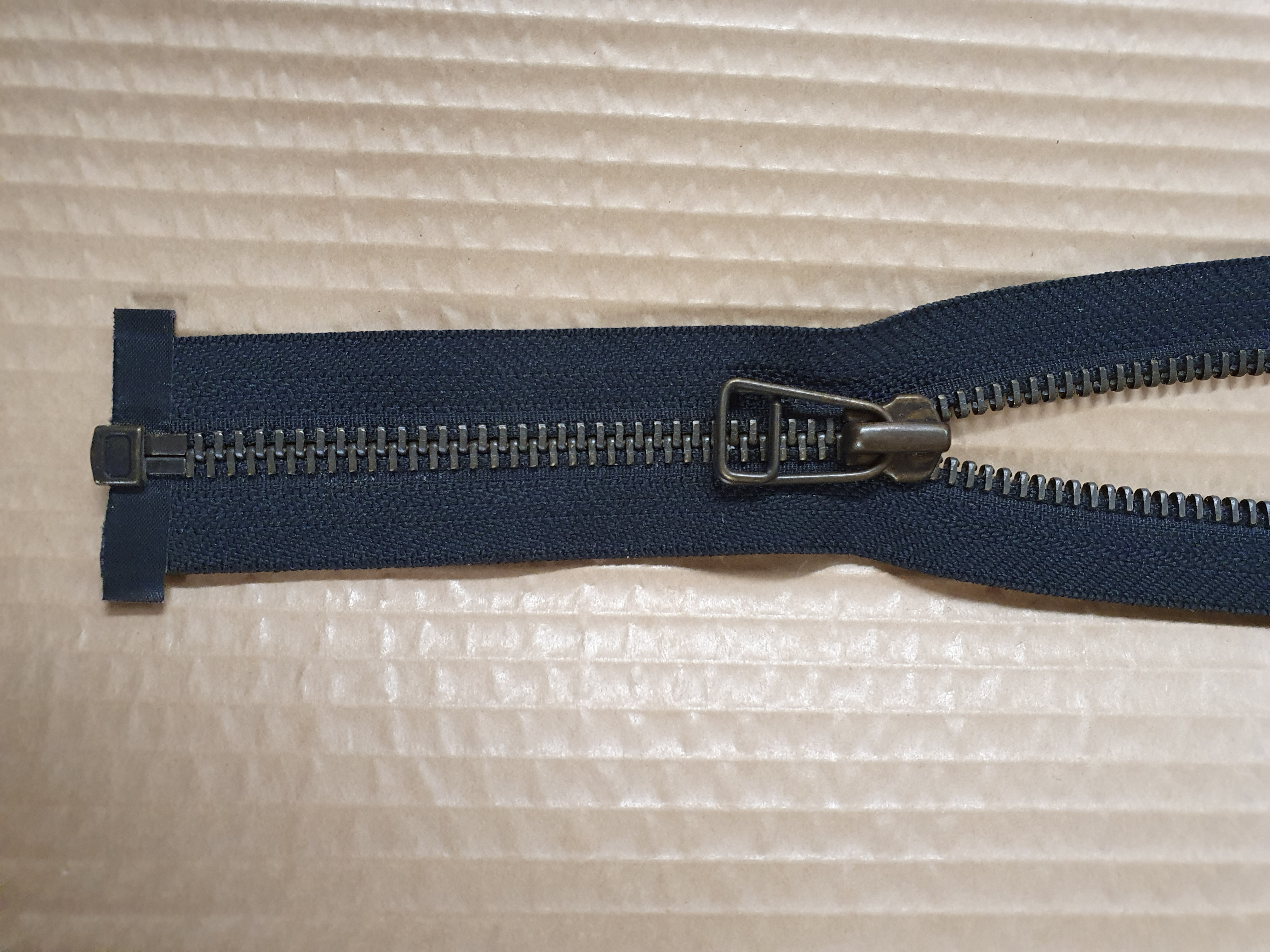 Blixtlås MGKBO-75 61 cm gemlöpare fg Svart