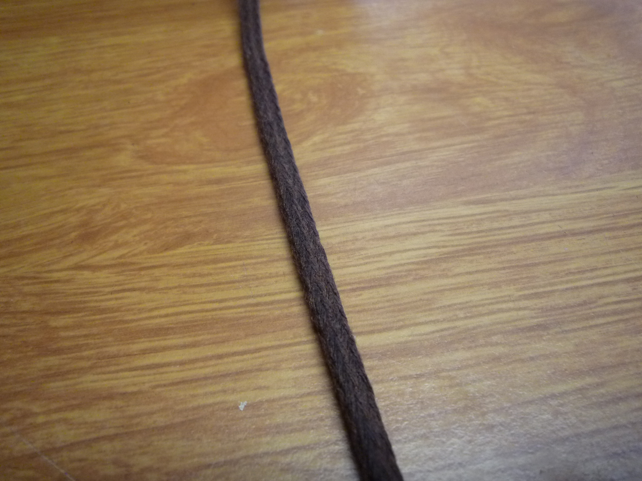 Polyester platt 7mm Brun