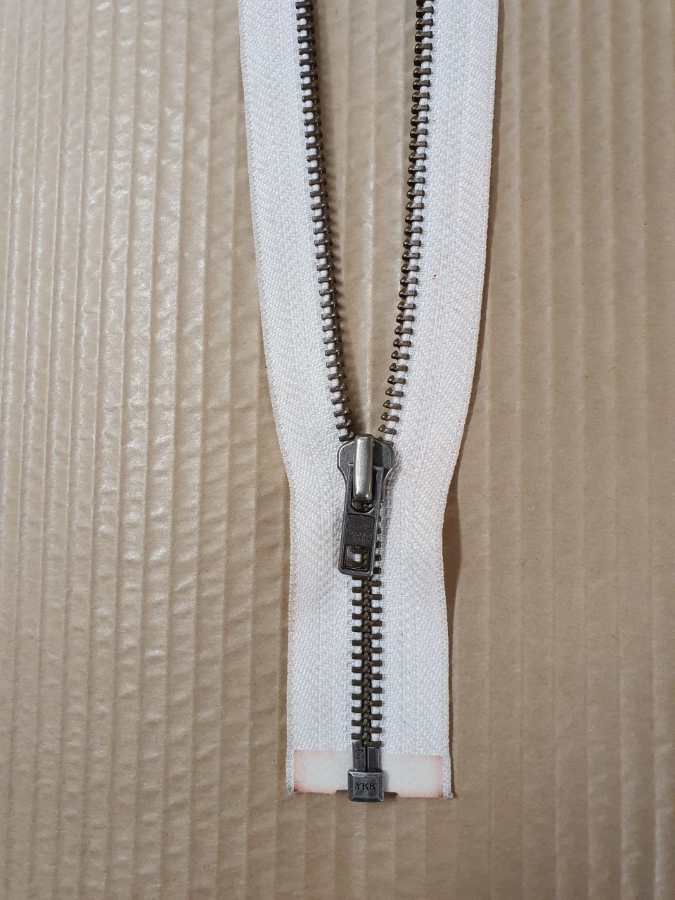 Blixtlås ANO-70 53 cm fg Kakibeige