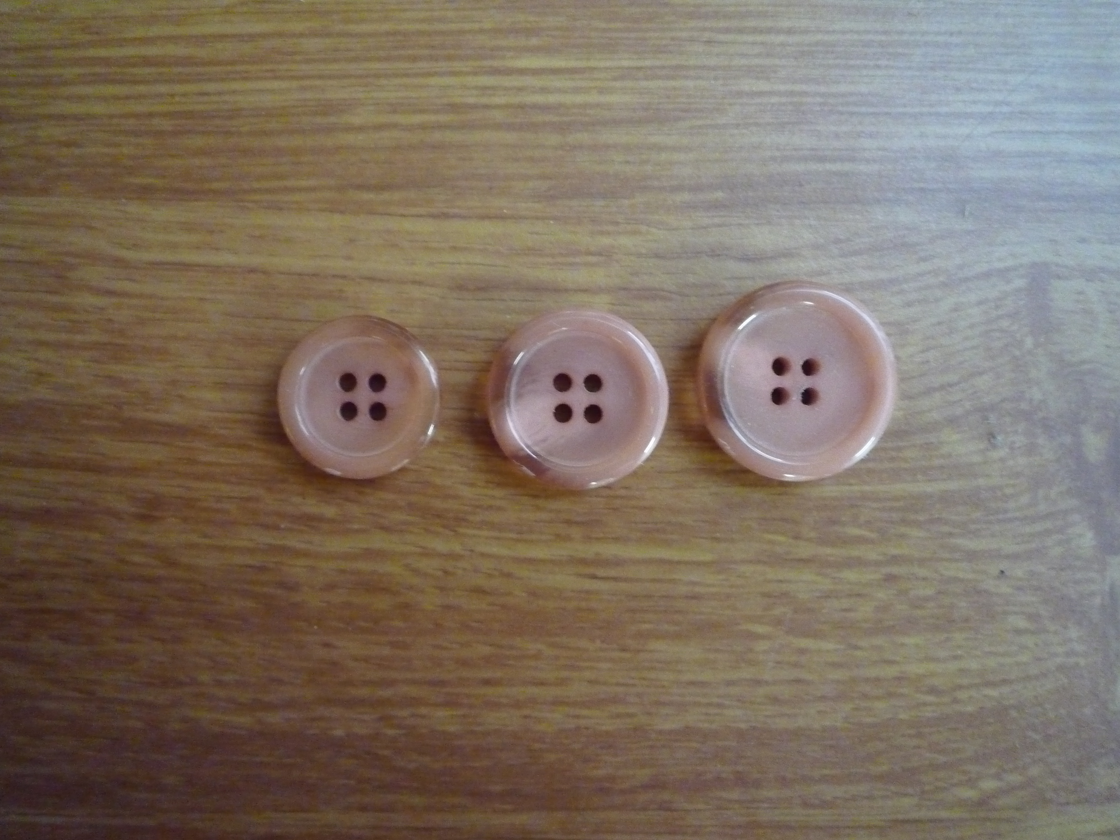 Knapp 4-håls fg. 2/9999 Rosa