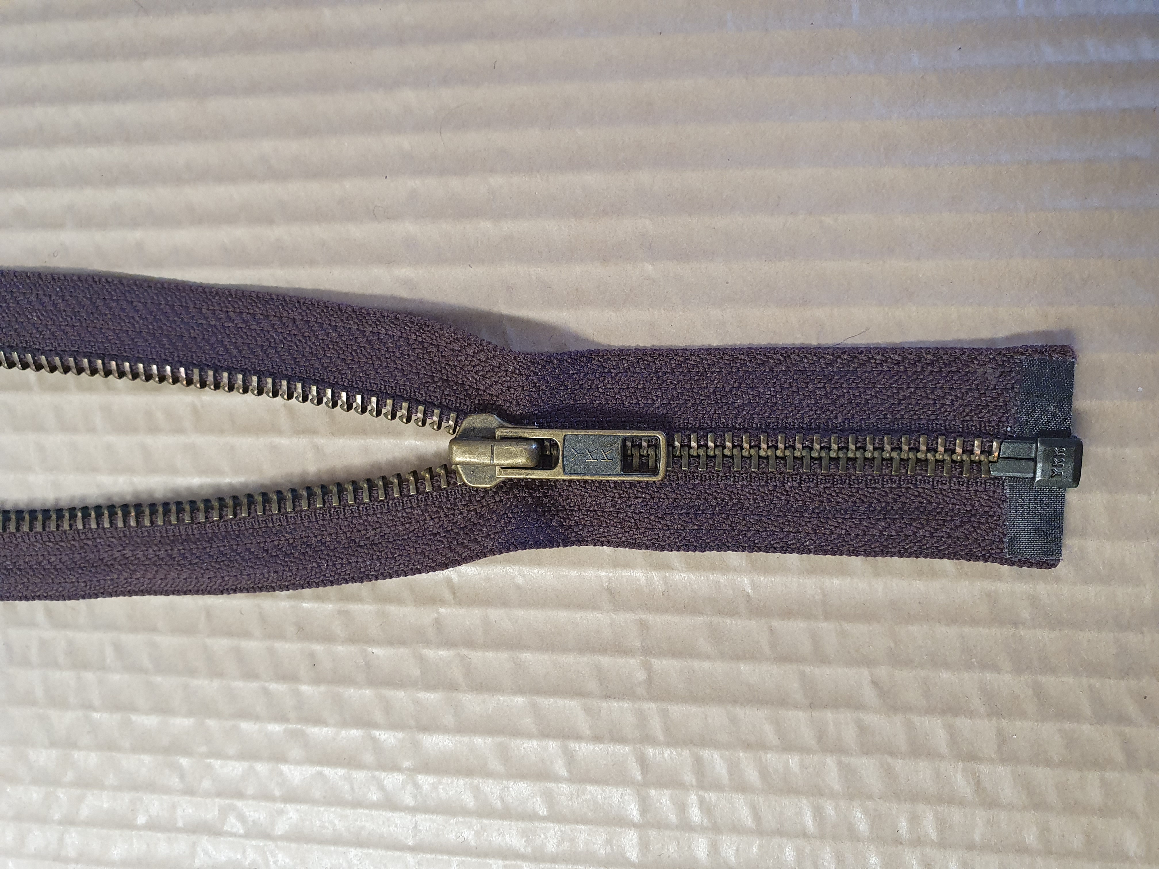 Blixtlås MGKBO-56 74 cm Fg Mörkbrun