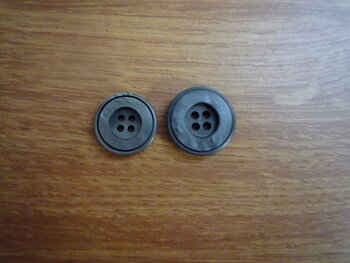 Knapp 4-håls fg. 1/272