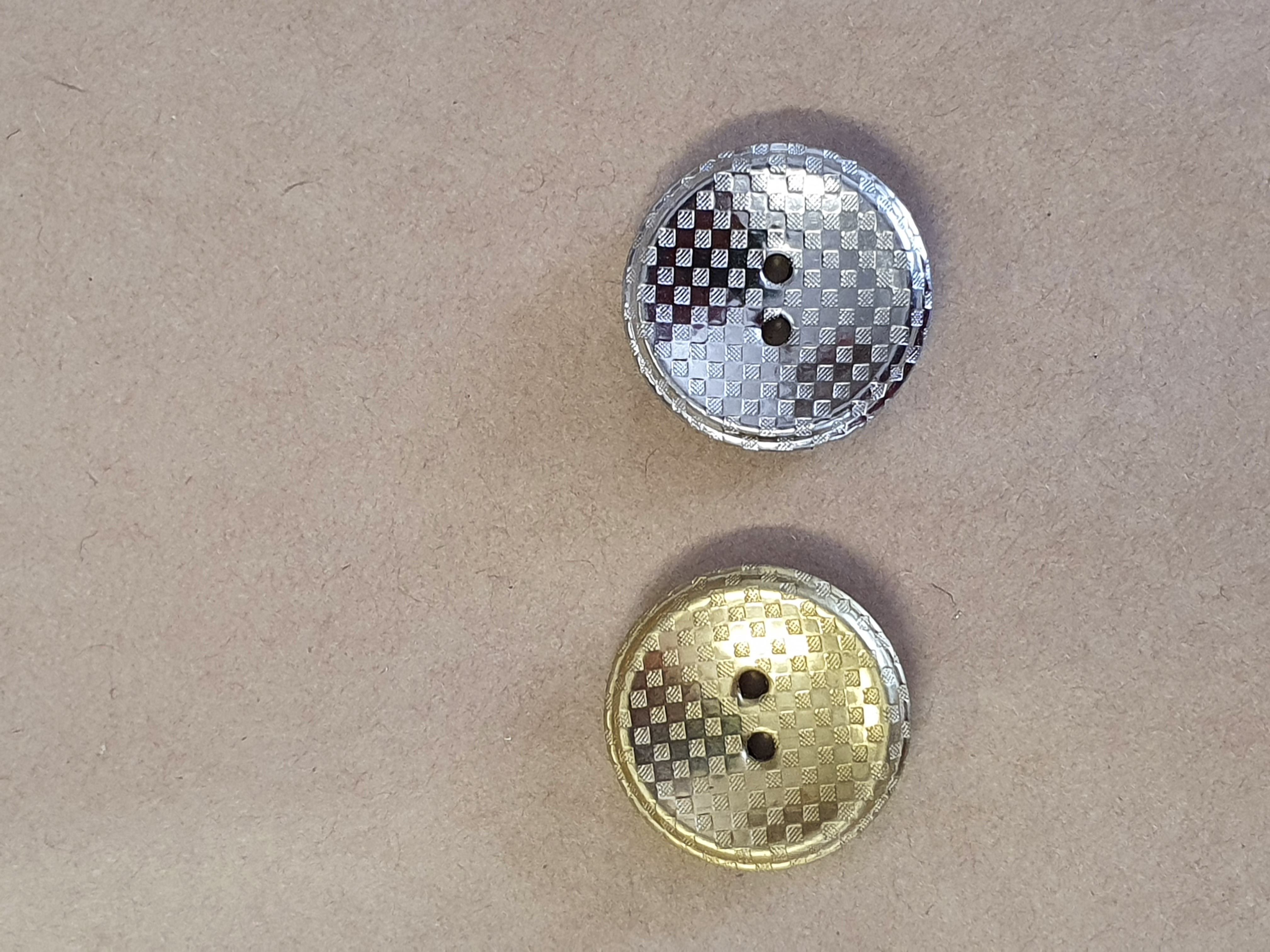 11718-34 19 mm  metallknapp Konkav
