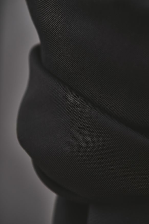 Smooth Drape Twill Black Tencel - 3