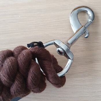 E3 Grimskaft  Brun 2 meter bomull  crom hake .
