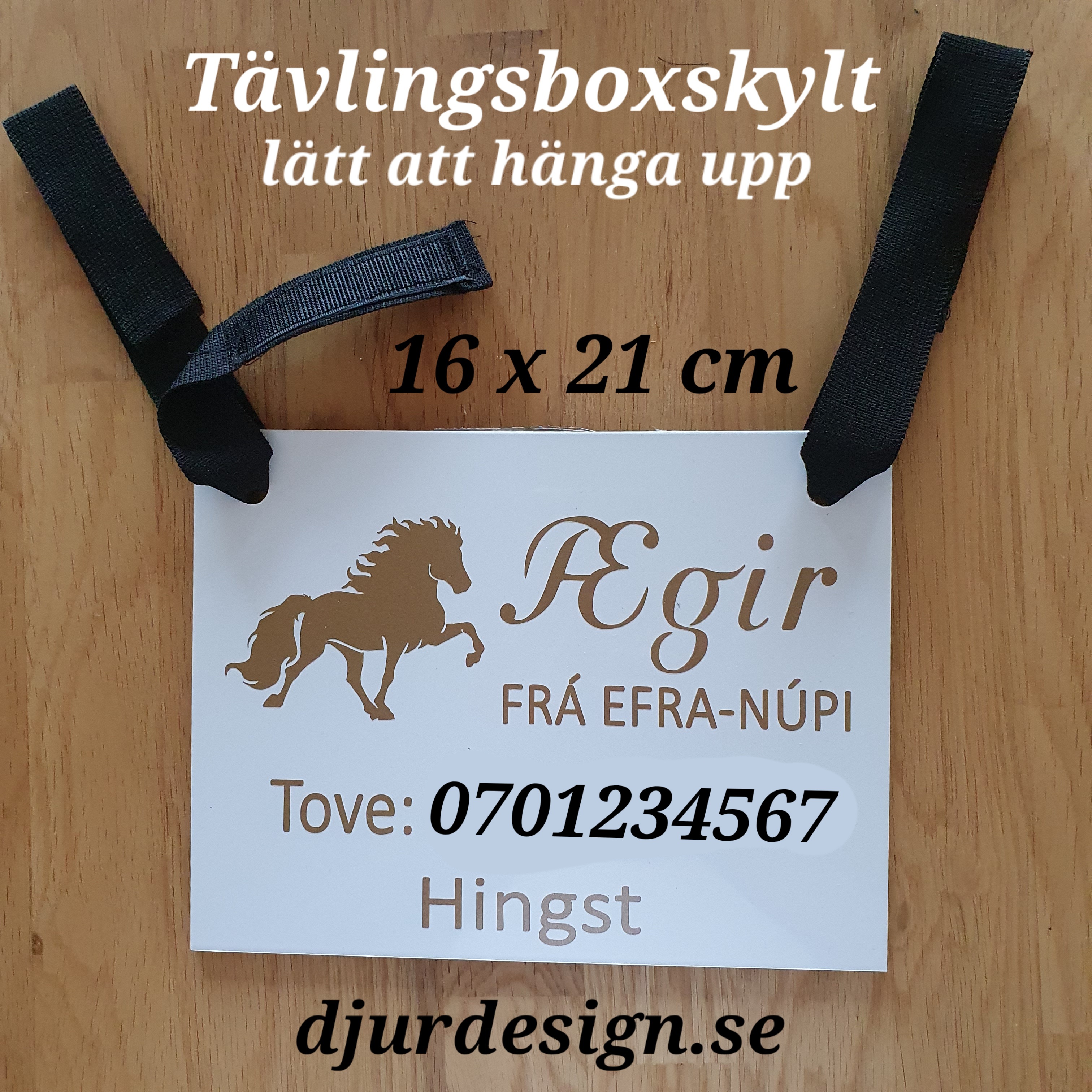 Boxskylt till tävling & kurser mm med upphägnings band
