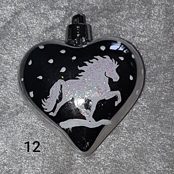 Nr 12 Julkula silver blank Islandshäst vit glittrig snö prickar.