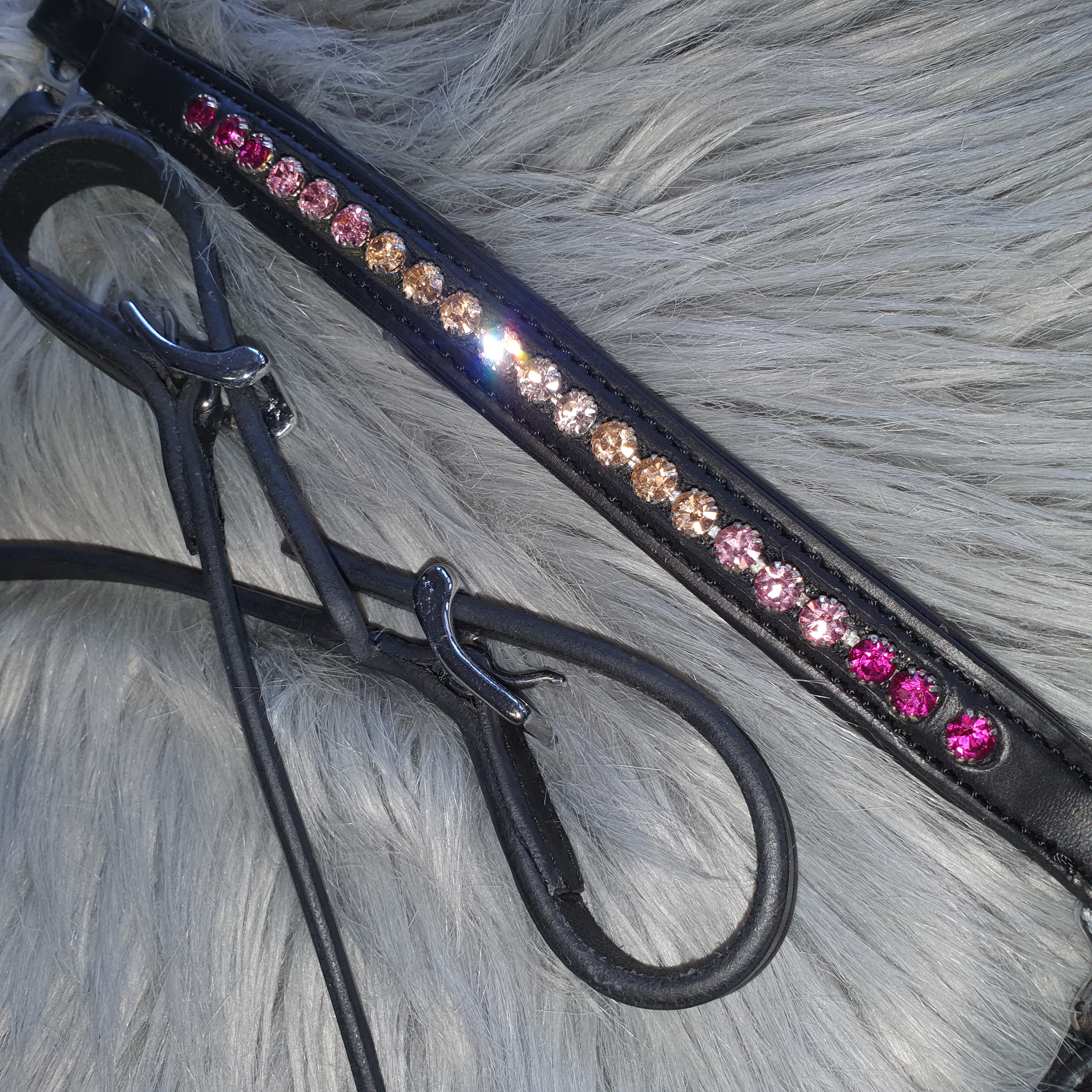 Ny Norsic-Horse Nosgrimma i härliga olika  rosa nyanser 22,5 cm - 5