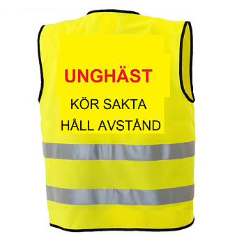 Reflexväst gul med text i svart och rött UNGHÄST / KÖR SAKTA / HÅLL AVSTÅND