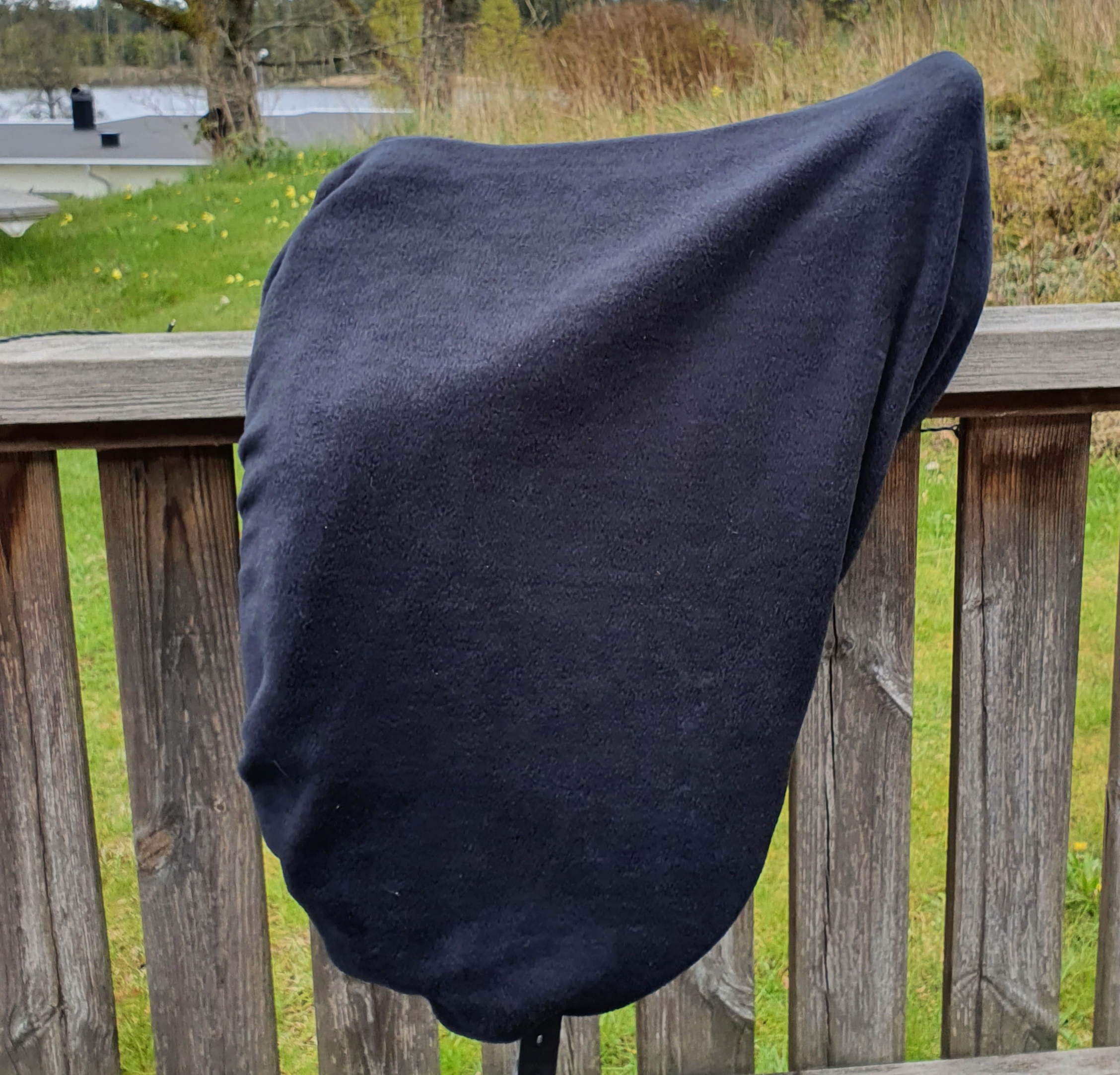 Nr 14 Sadelövrdrag  i Fleece med hopphäst och 2 rader namn - 2