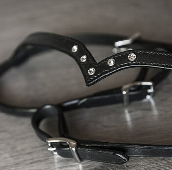 Nordic-Horse Populärt Nackstycke med V-pannband  5 klara stenar i swarovski 