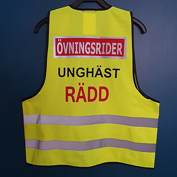 Reflexväst gul med tryck fram och bak ÖVNINGSRIDER UNGHÄST RÄDD Vår mest populära !!