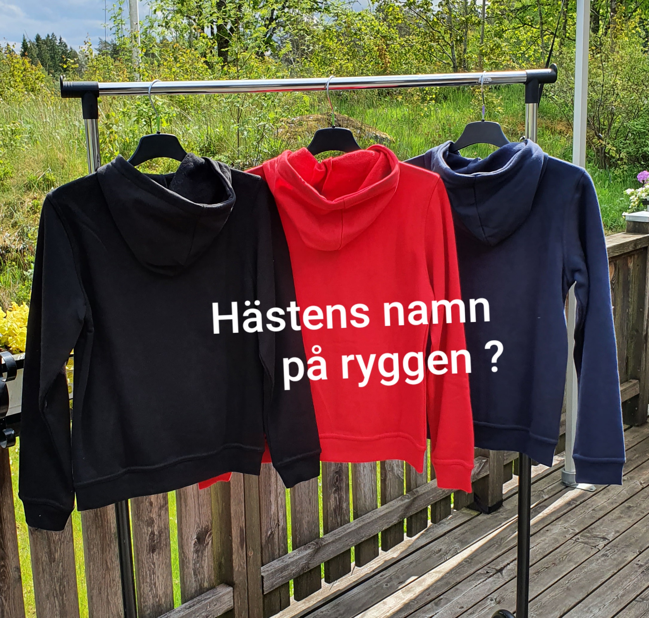 Hoody svart röd marin med islandshäst i reflex fram  - 2
