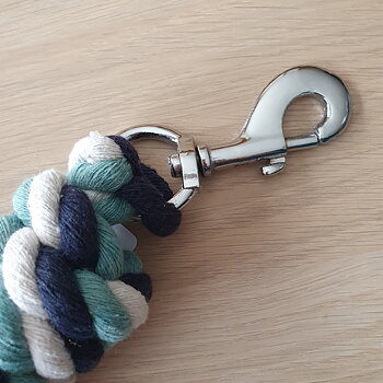 K4 Grimskaft  Marin Vit  Mint  randig 2 meter bomull  crom hake .