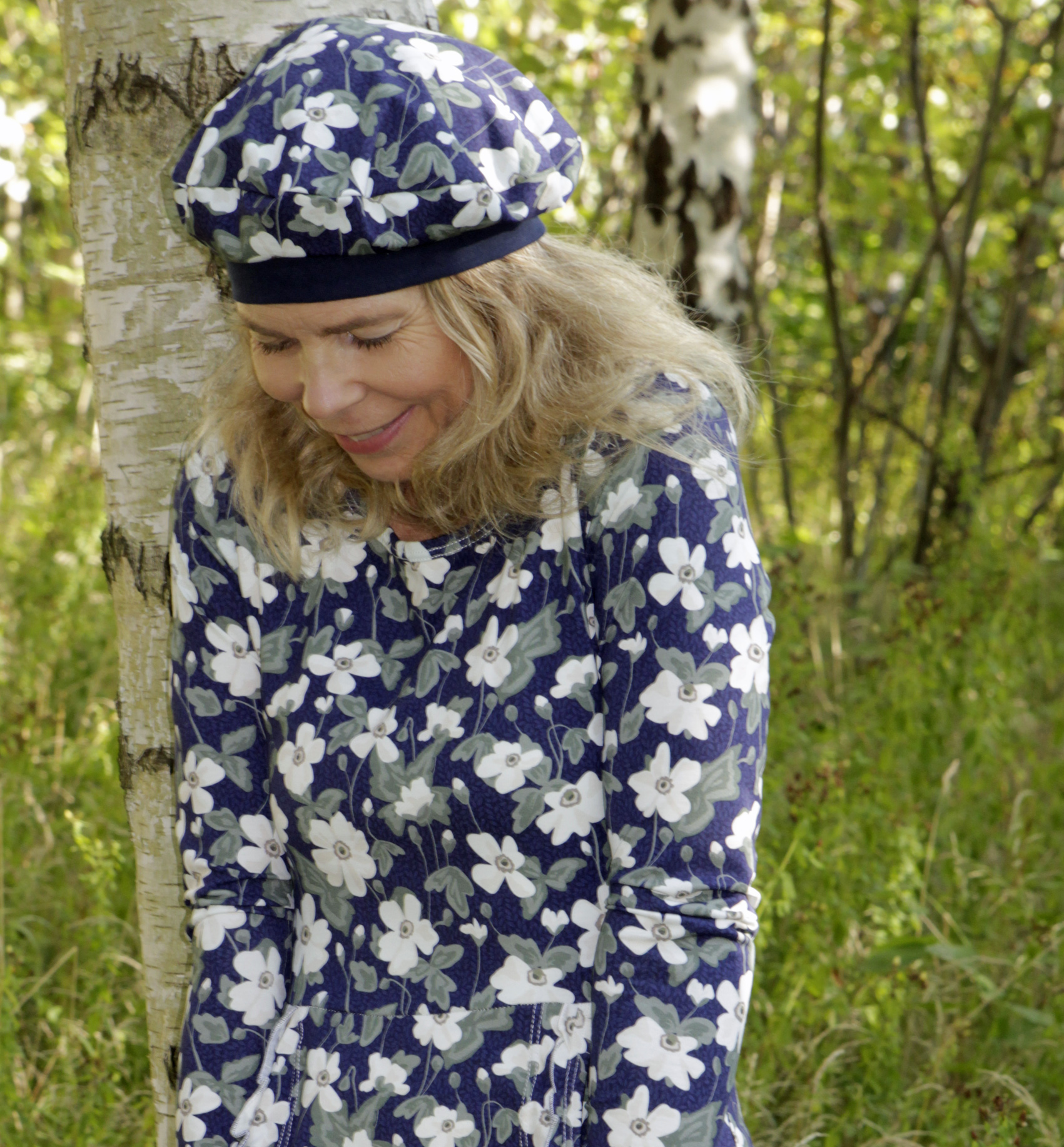 trikåtyg blommigt, höstanemoner