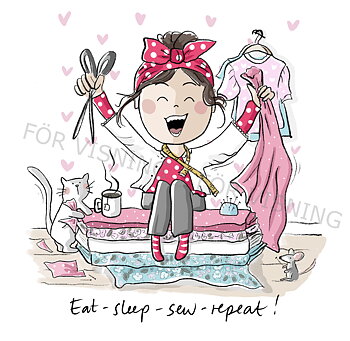Signerat print A5. En glad tjej sitter på en hög med tyger med en sysax i handen. Eat sleep, sew repeat.