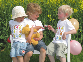 T-shirt barn- med färgglada älgar