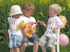 T-shirt barn- med färgglada älgar