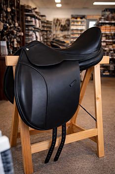 Bomlös dressyrsadel i läder -Flexzone- Saddles "Valencia" - 17,5"- 5 Utbytbara koppjärn