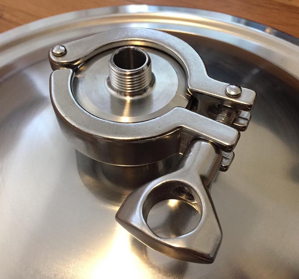 Rotating CIP Micro Spray Ball 1.5" TC - 1/2" MPT - 4
