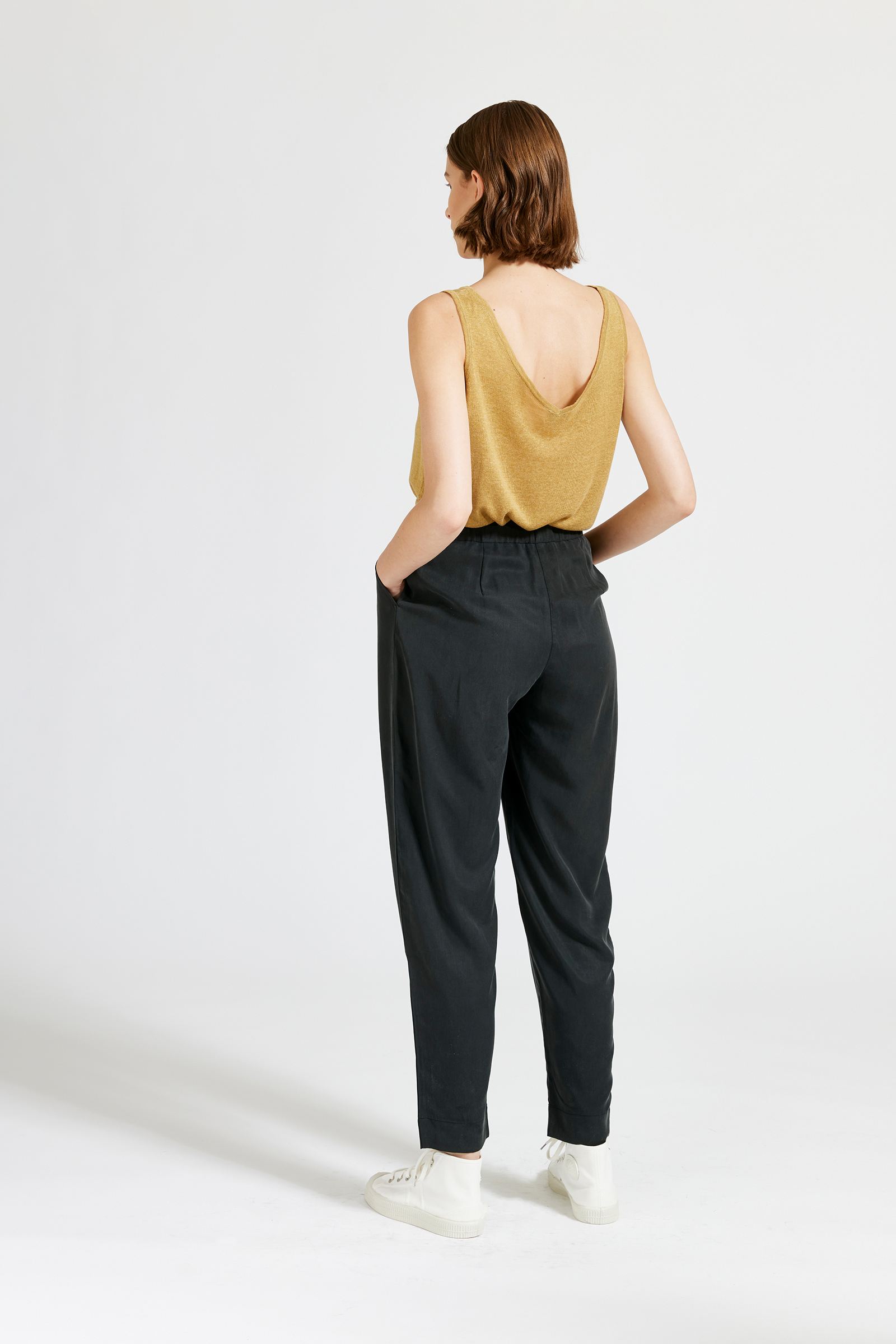 Trousers for Woman 2024 | Mango Bermuda