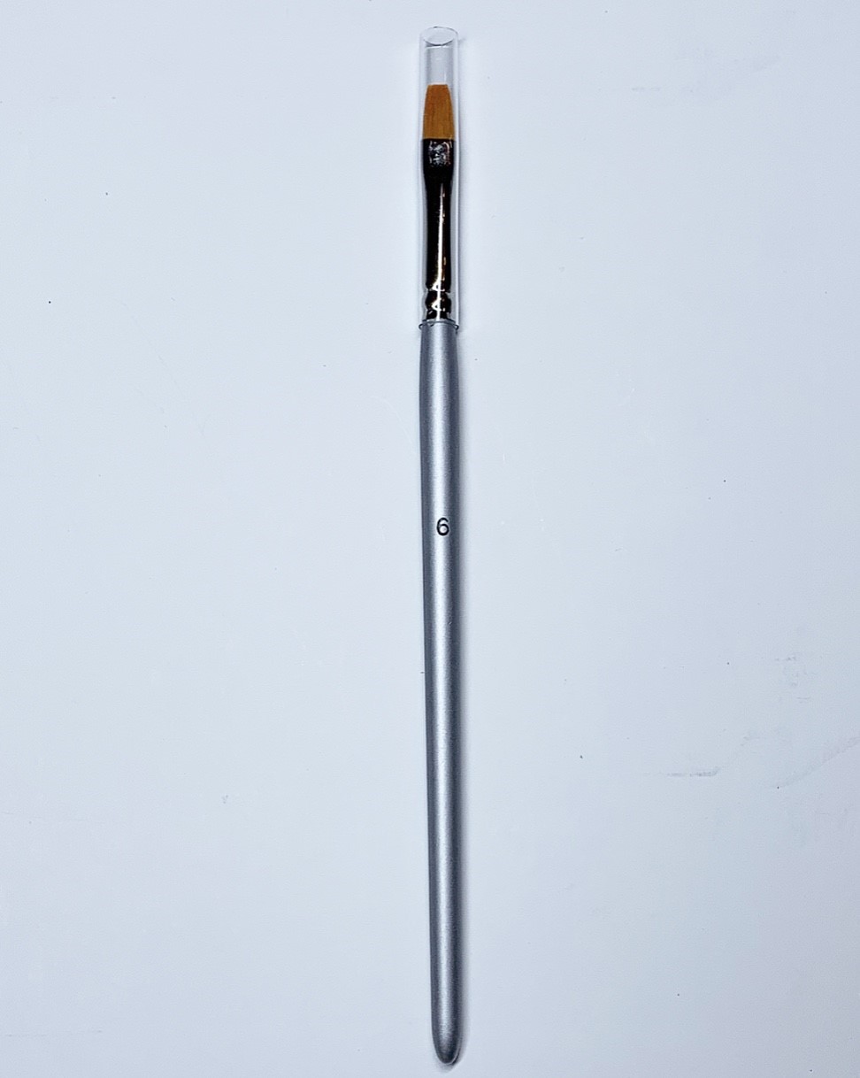 p015 Brush with silver handle size 4 