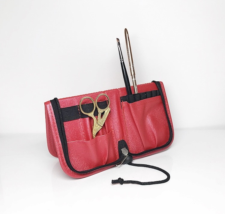 Fordable brush case 