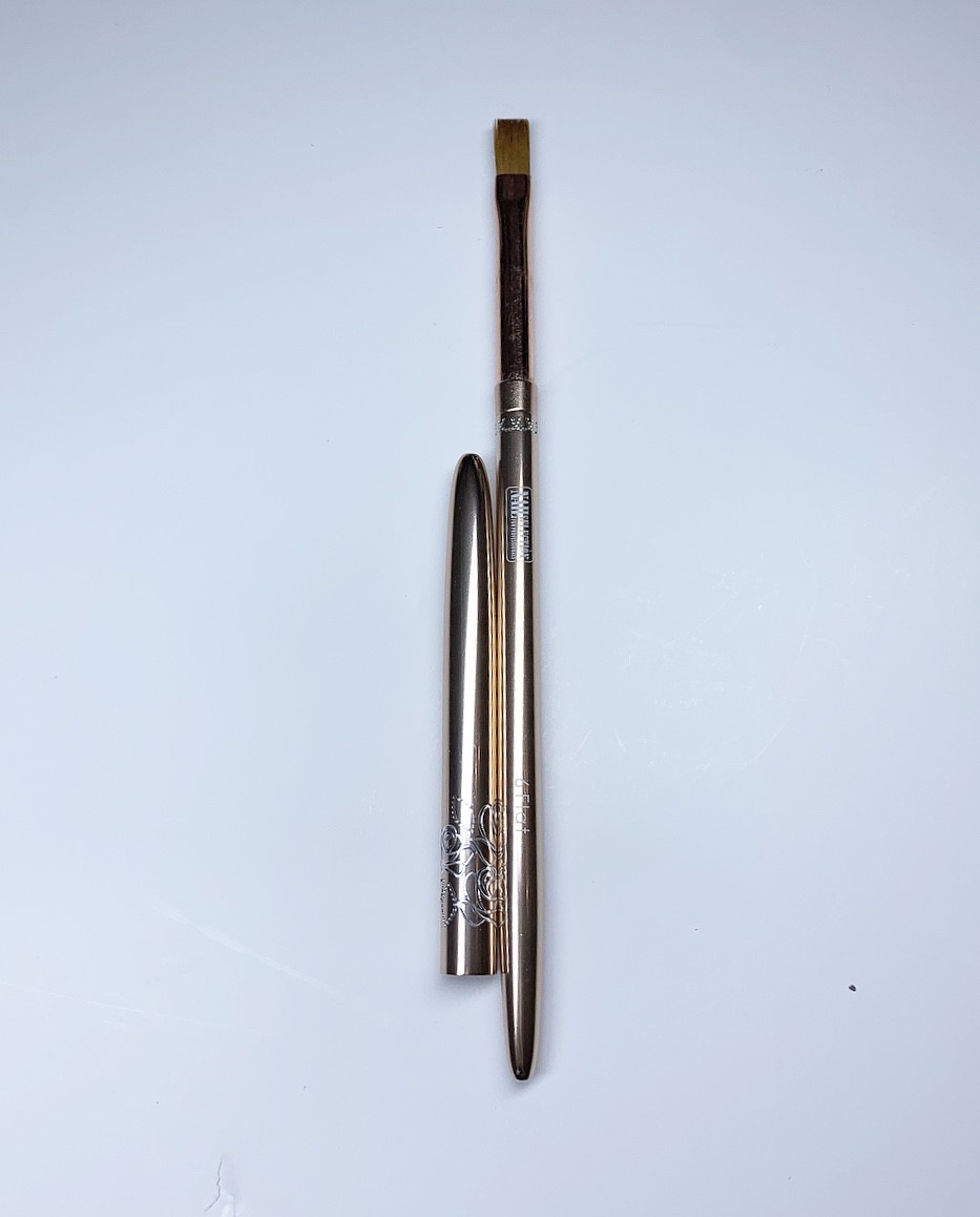 p087 Gel brush flat size 6