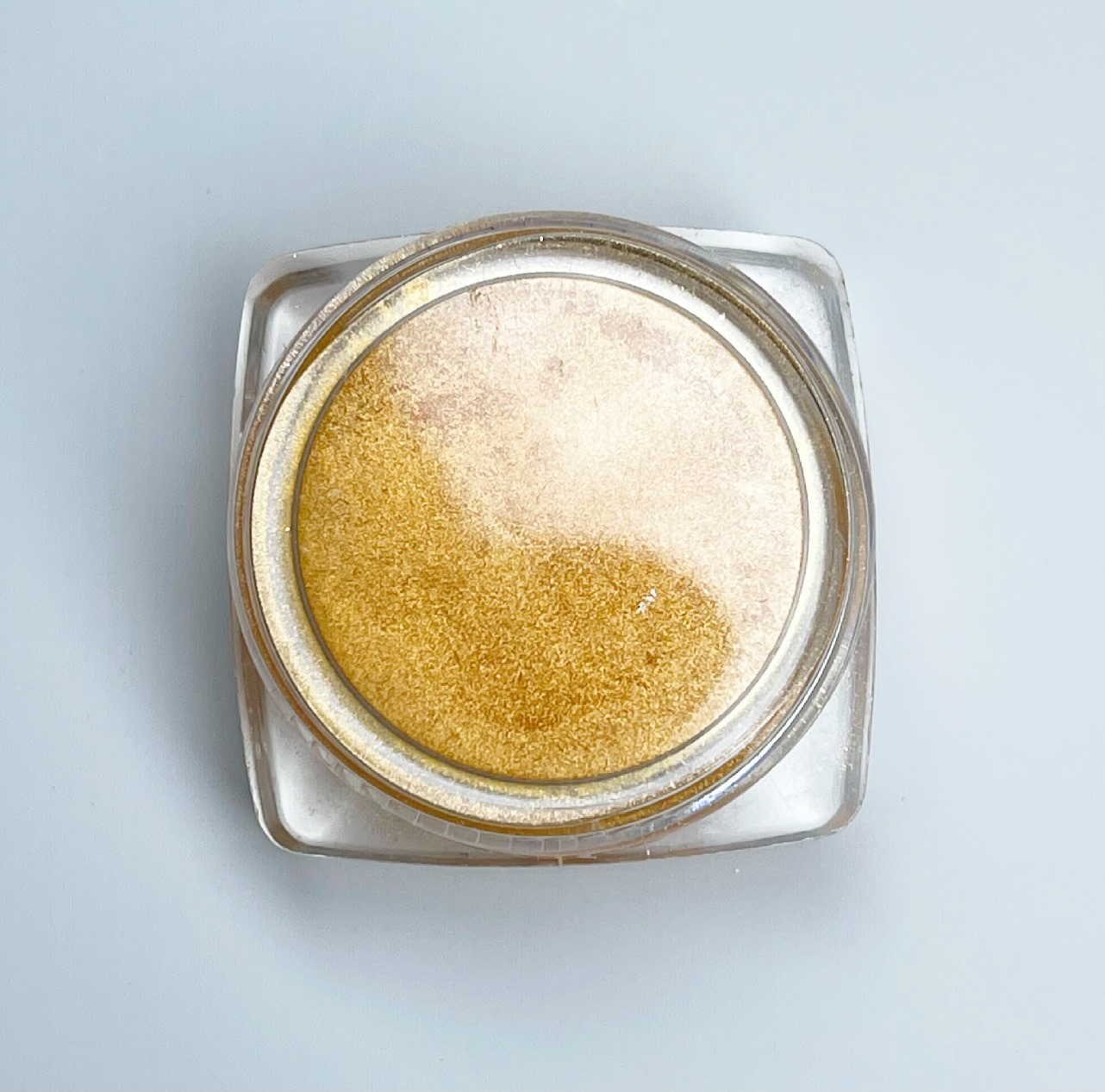 Orange  pigment 
