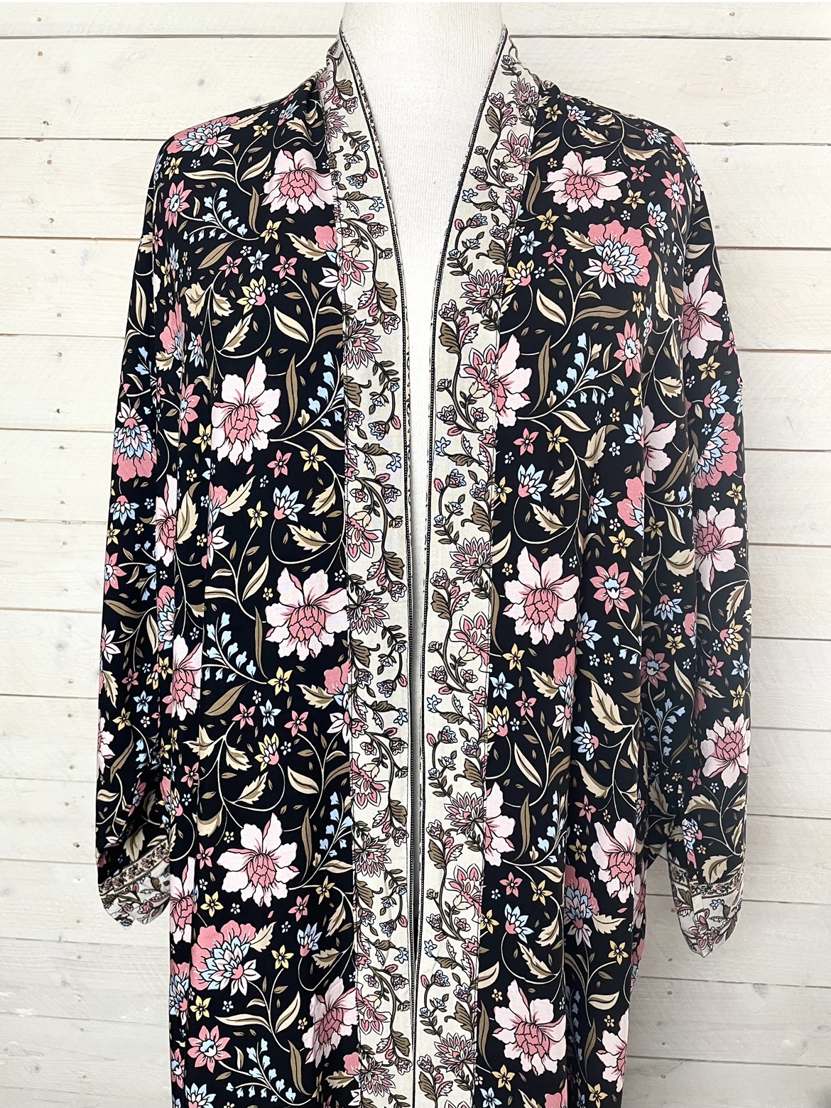 kimono  svart floral   - 2