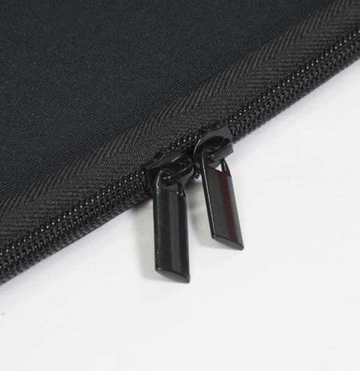 Black Hill Neoprenecase to Laptop Black, Medium - 3