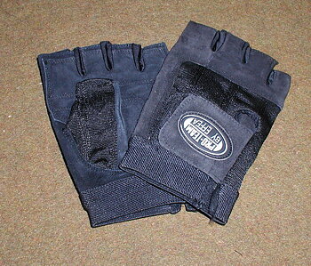 Traininggloves in leather/mesh, Medium