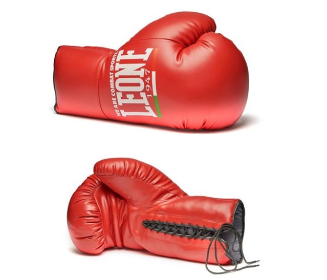 Leone Giant Glove, Red  Right Hand 60 x 35 cm
