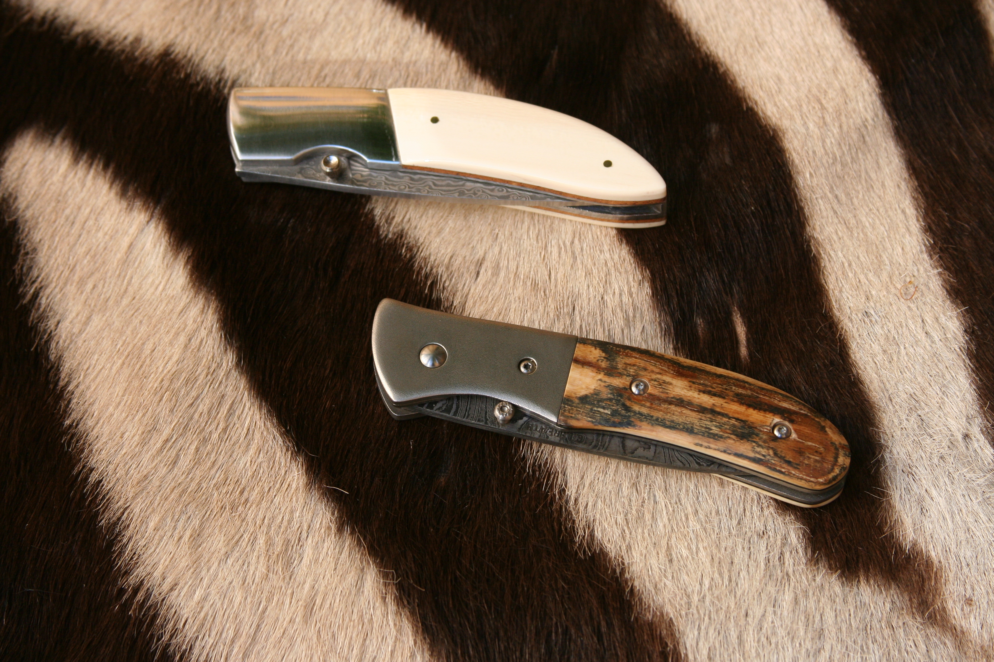Custom folder Liner Lock - Fulländad Kirurgisk Precision - 7