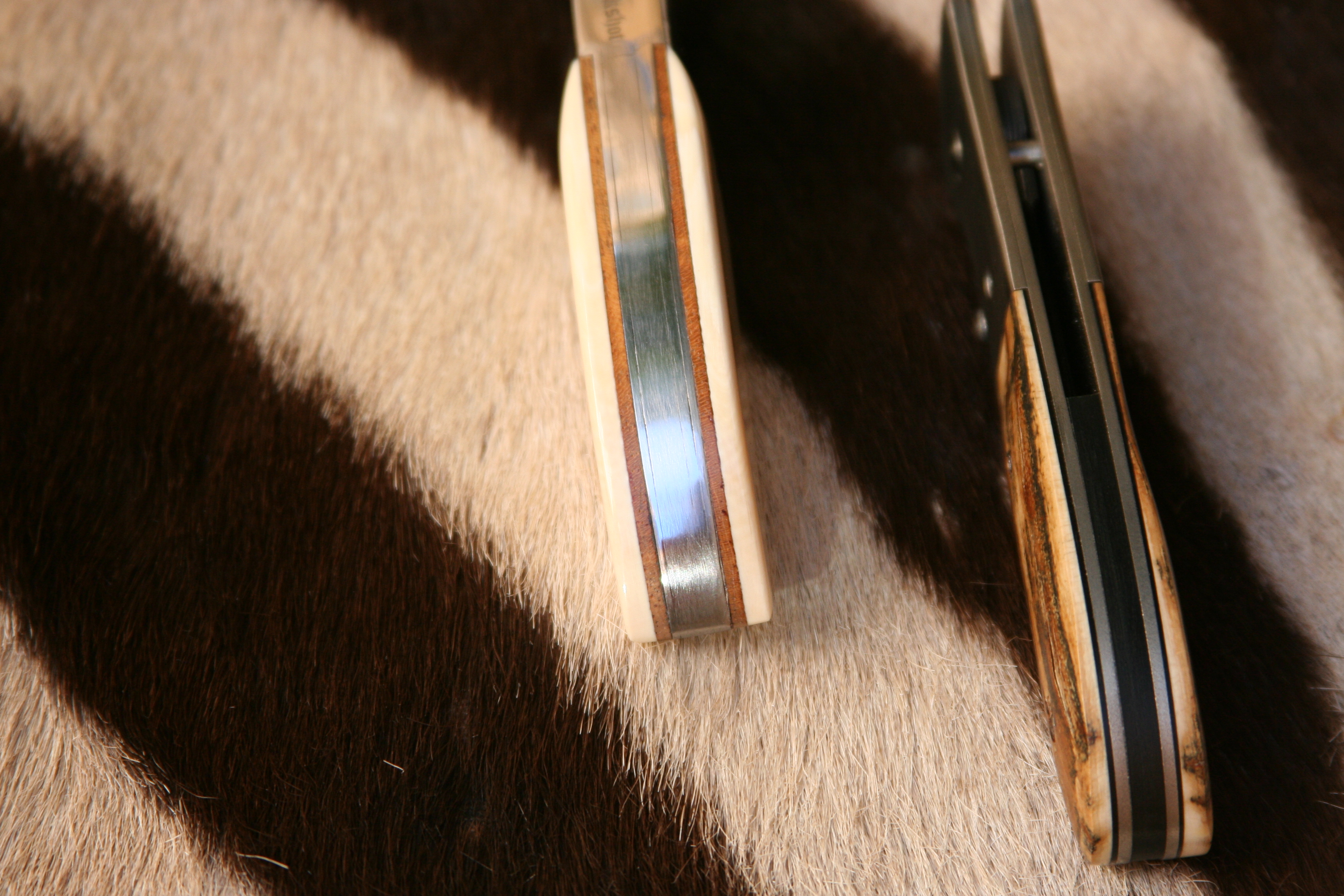 Custom folder Liner Lock - Fulländad Kirurgisk Precision - 5