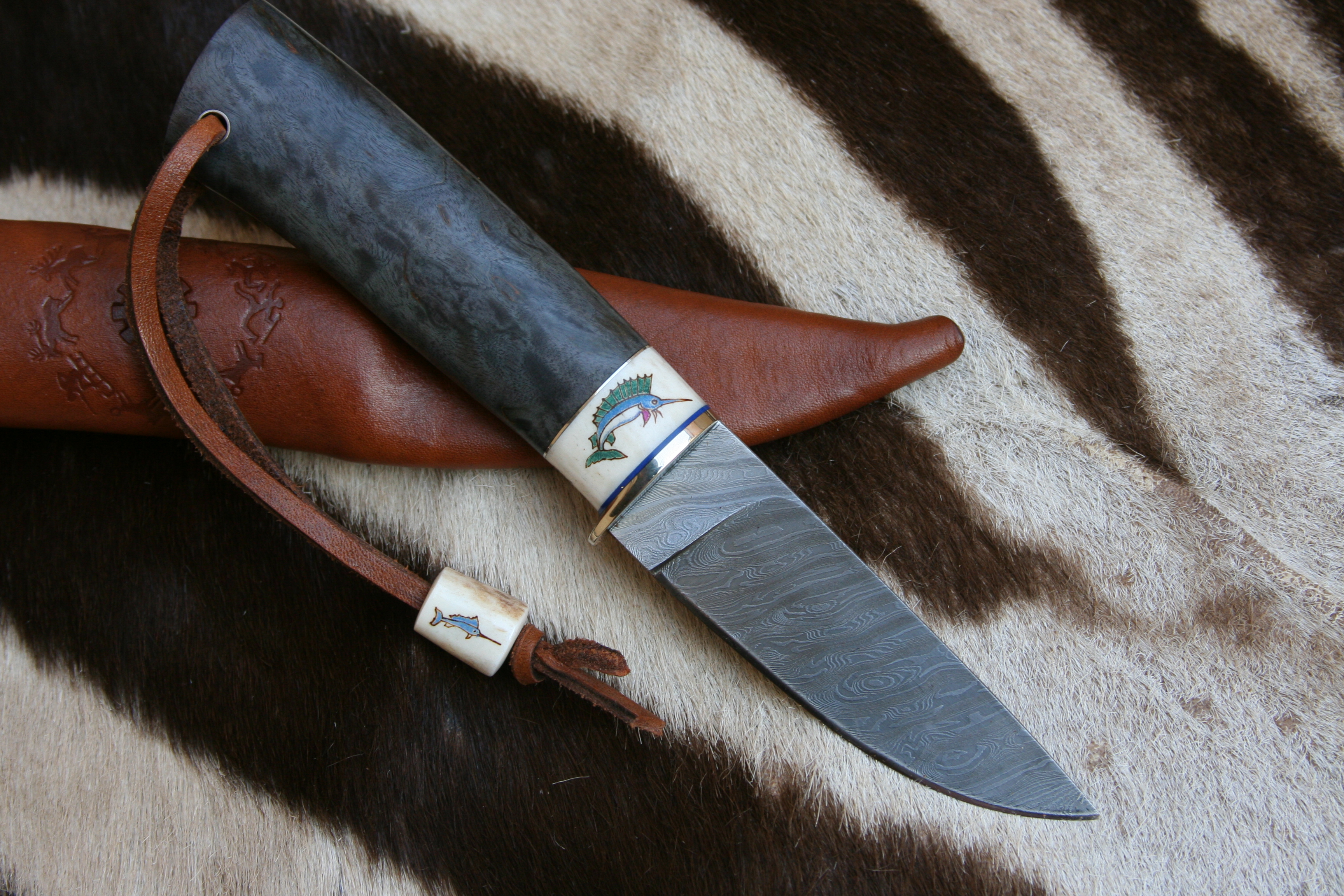 Blue Marlin Scrimshawed High Vanadium Damascus Custom Hunter - 4