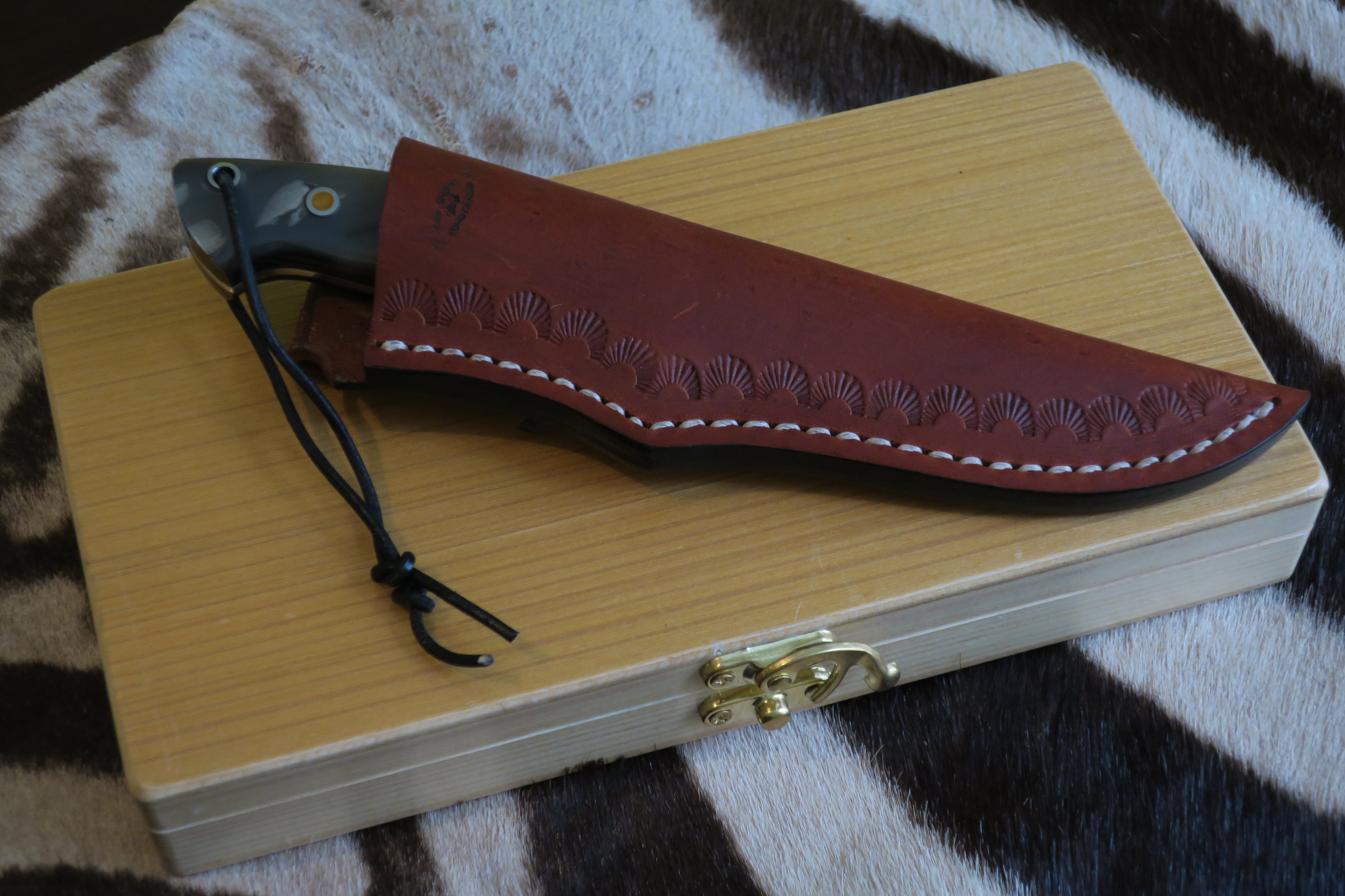 Buffalo Horn Loveless Style Drop Point Hunter - 5