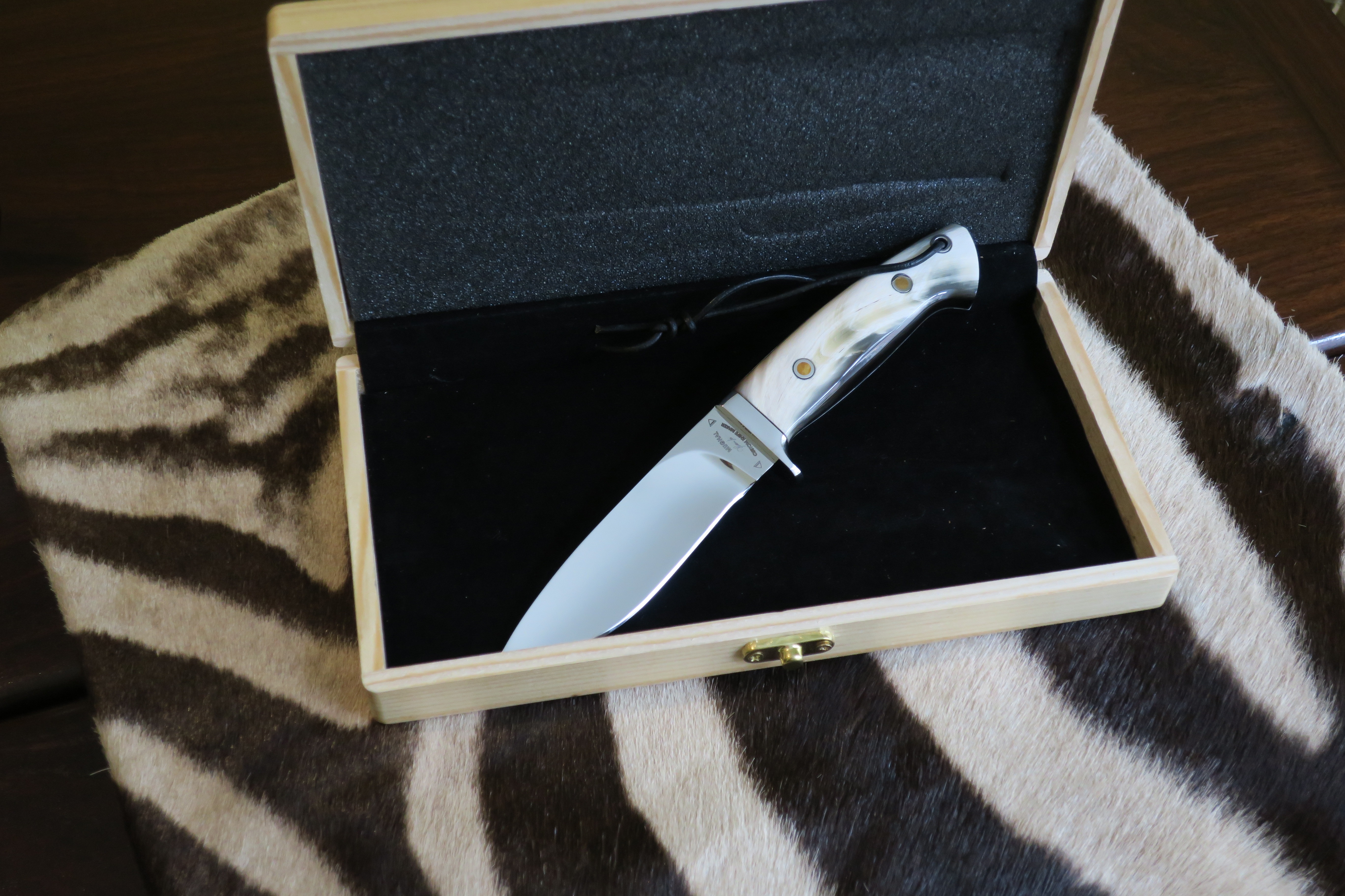 Buffalo Horn Loveless Style Drop Point Hunter - 6