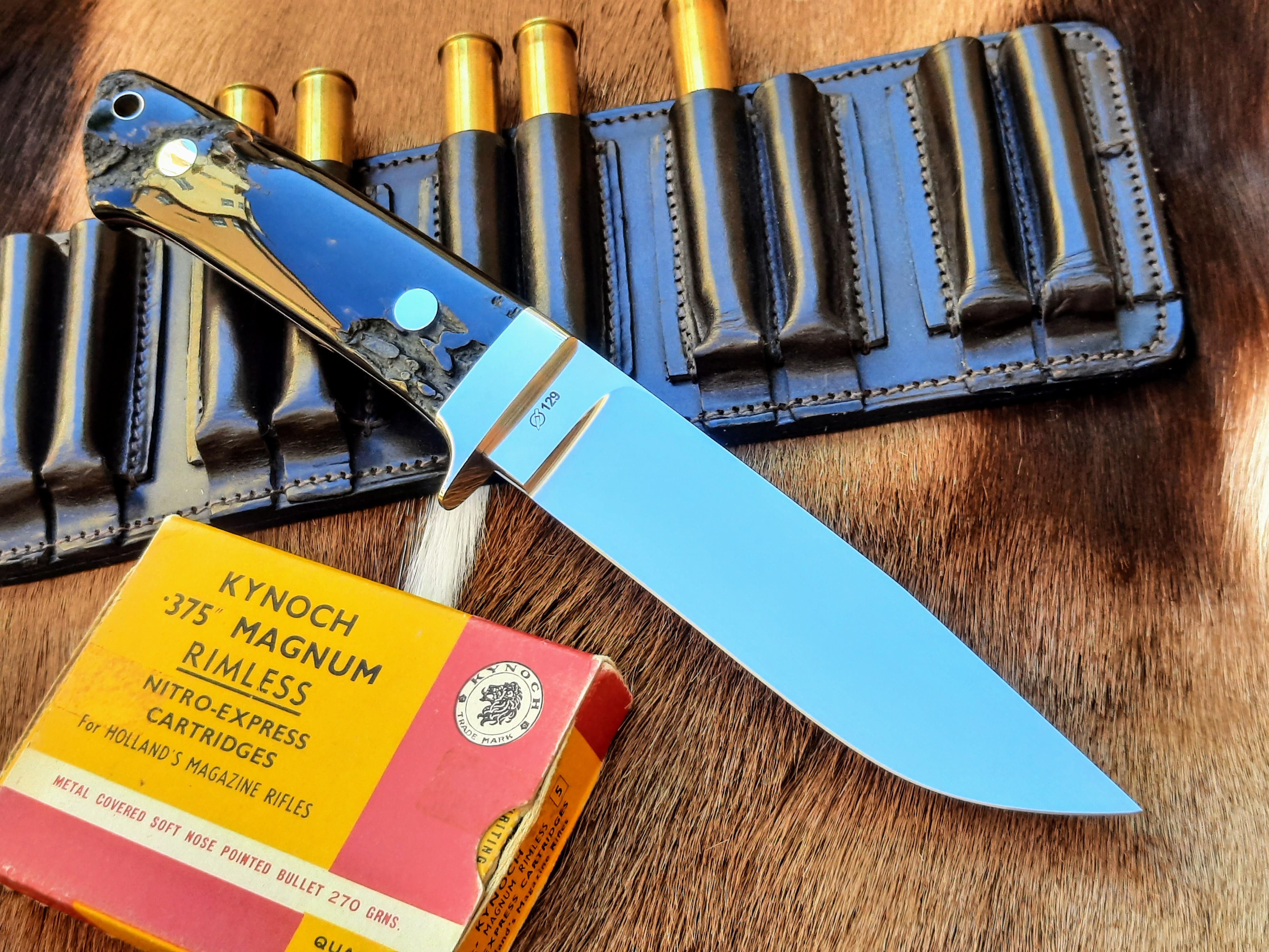 30 %  RABATT  -  Large Utility Hunter /Cape Buffalo Horn  SÅLD!