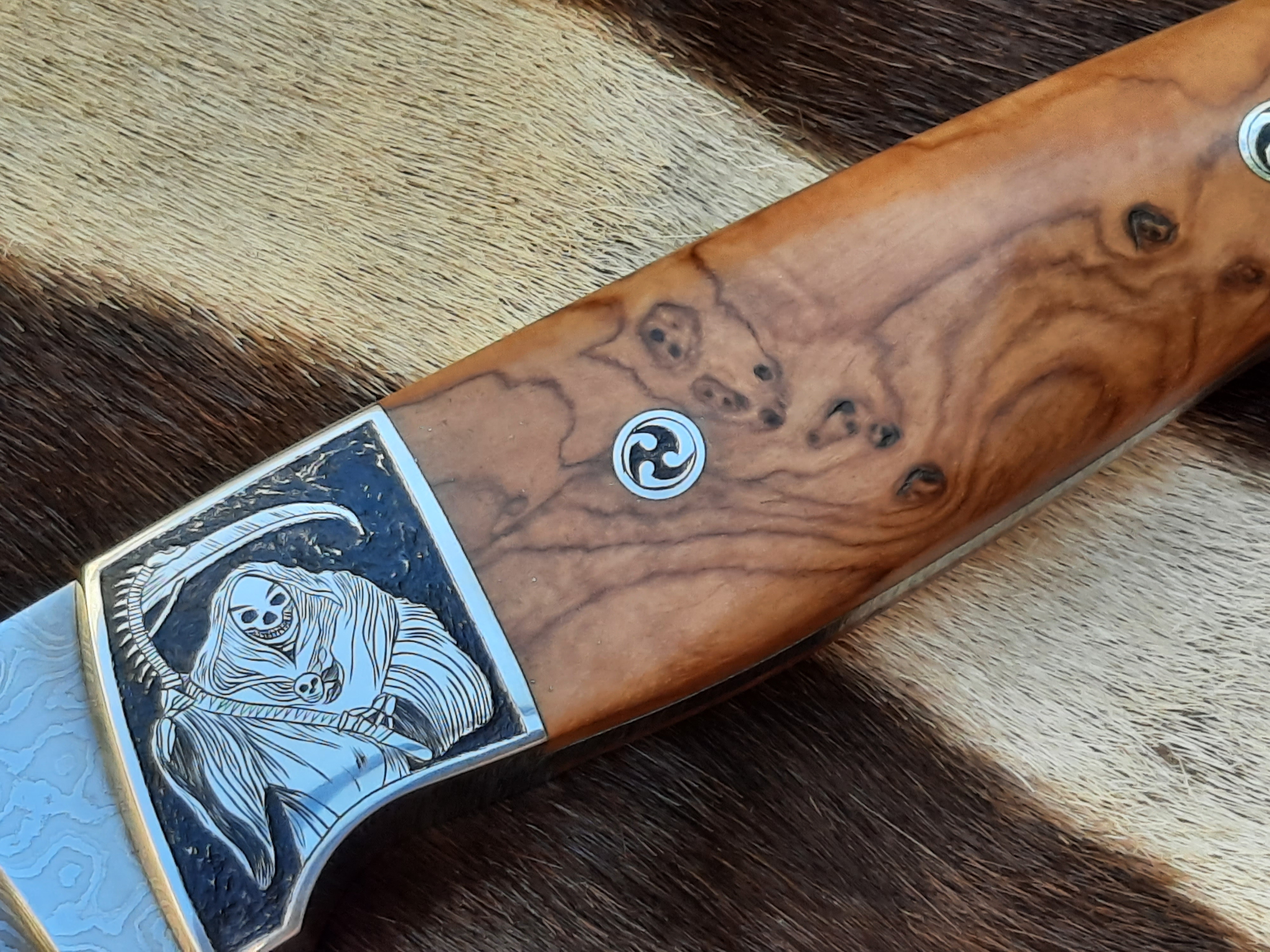 ONCE OFF CUSTOM   'Grim Reaper' Hunter Wild Olive Wood Handle /Damascus Blade SÅLD! - 6
