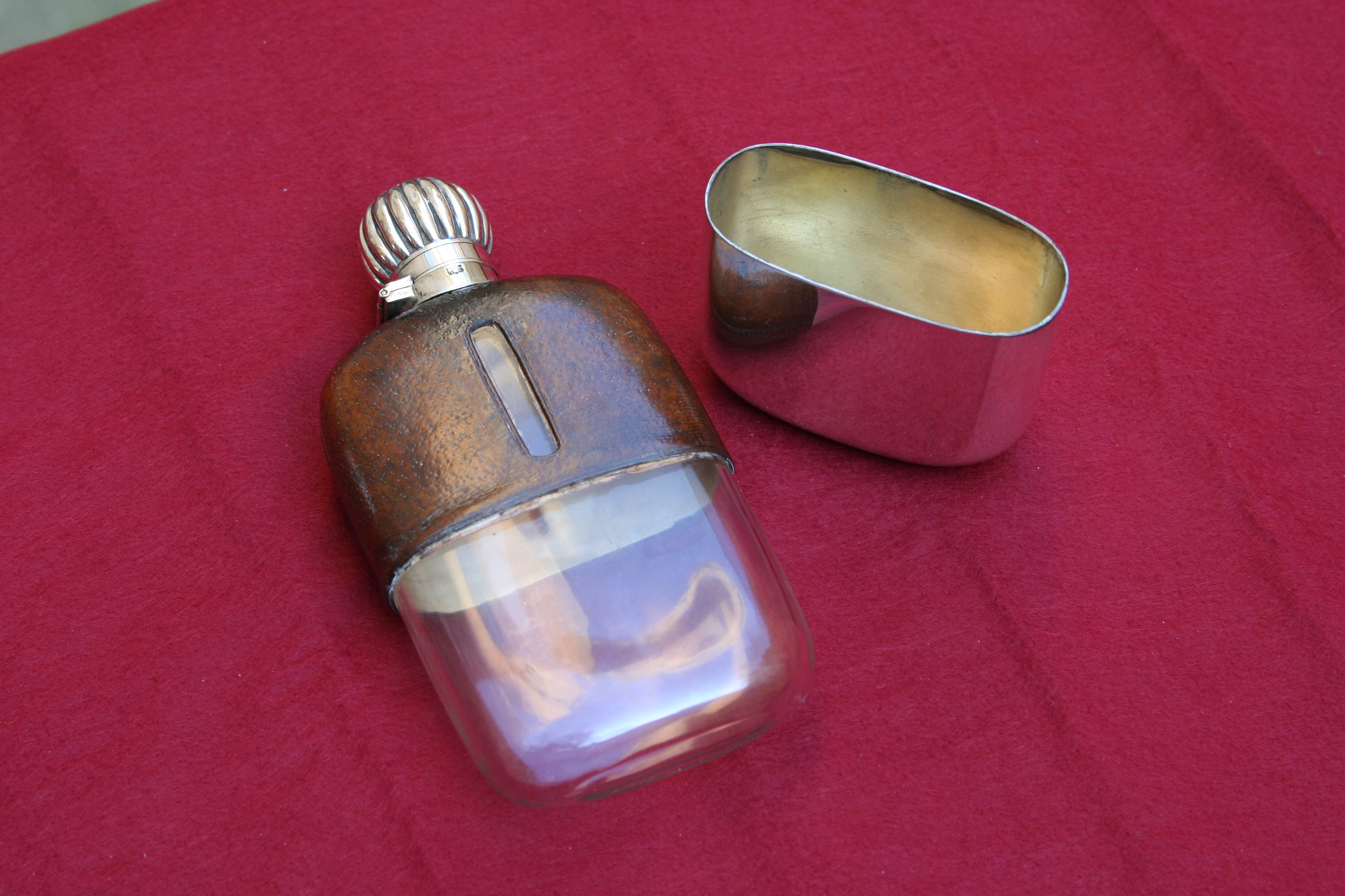 Hip Flasks - Vackra pluntor i silver, pläter och läder - 17