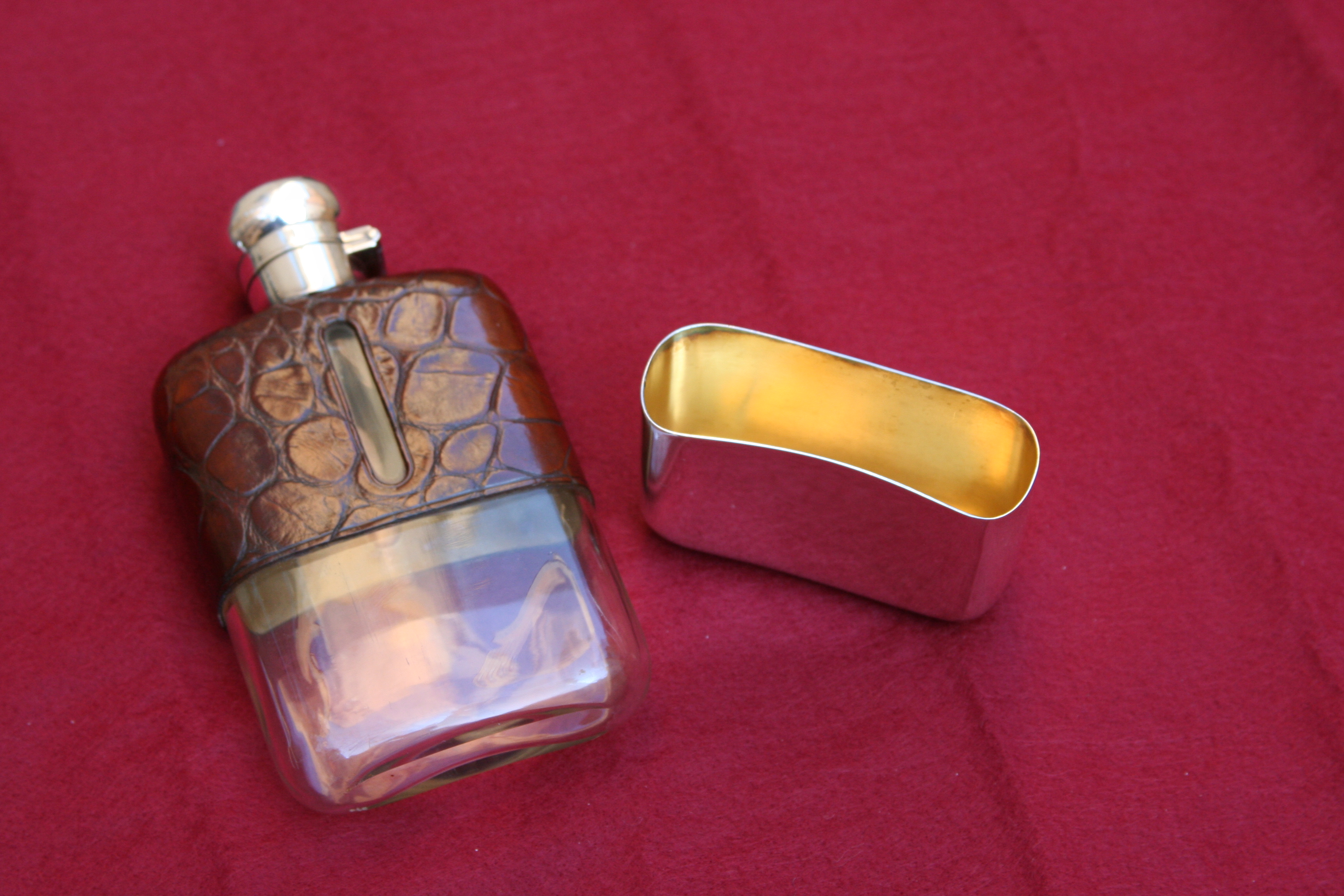 Hip Flasks - Vackra pluntor i silver, pläter och läder - 11
