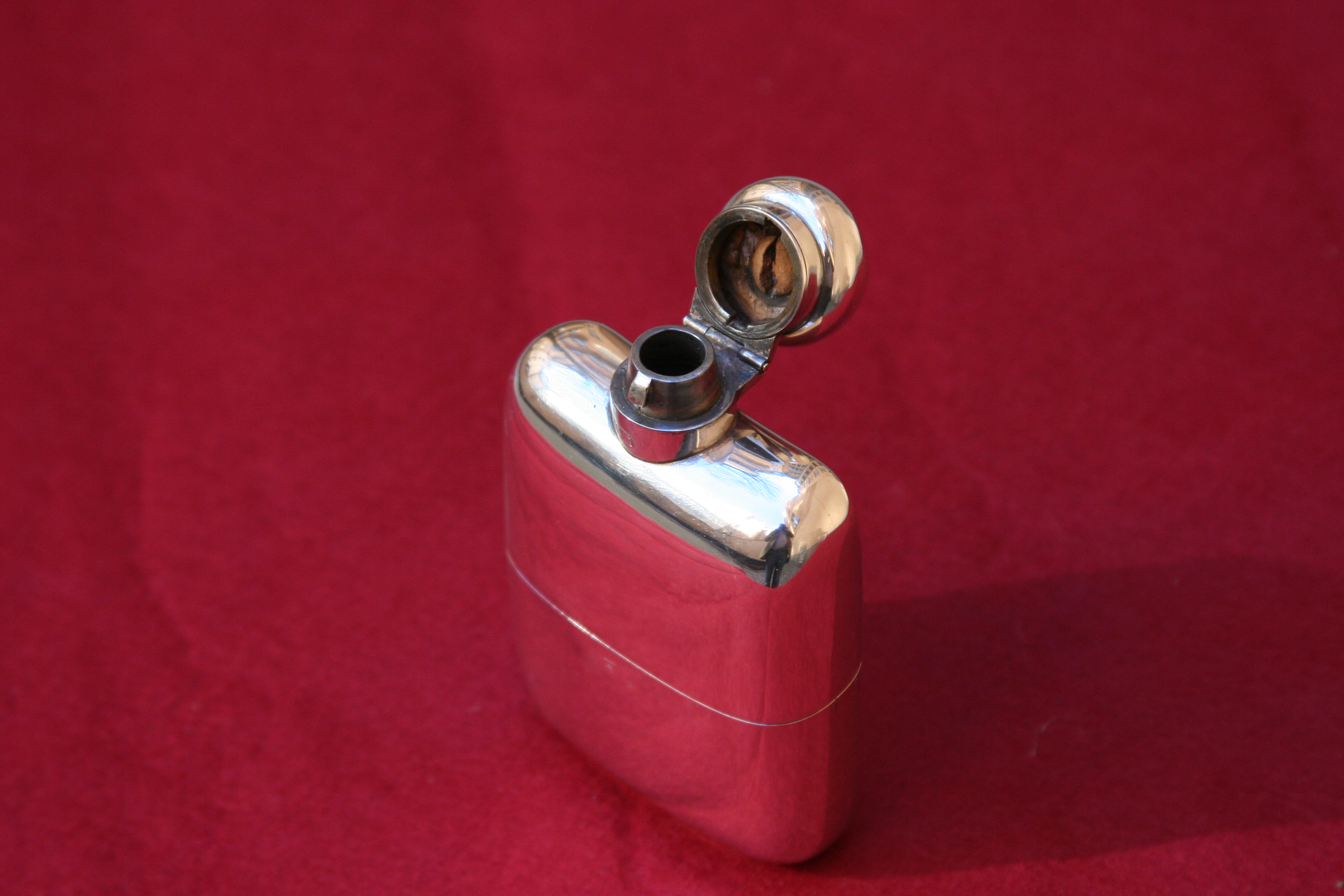 Hip Flasks - Vackra pluntor i silver, pläter och läder - 6