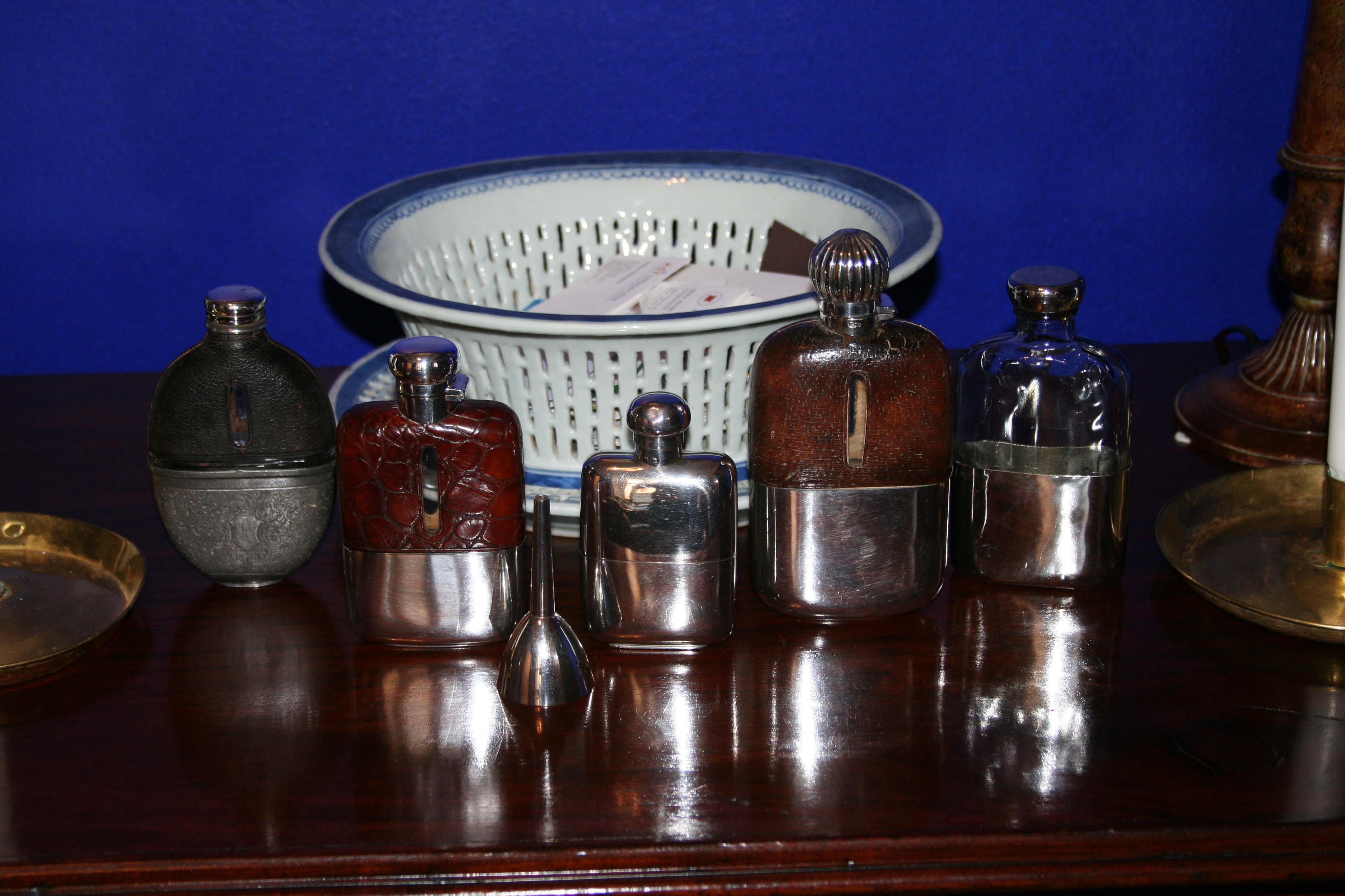 Hip Flasks - Vackra pluntor i silver, pläter och läder - 25