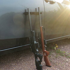 Fast Rack - Magnetiskt vapenstöd, till bilen etc.