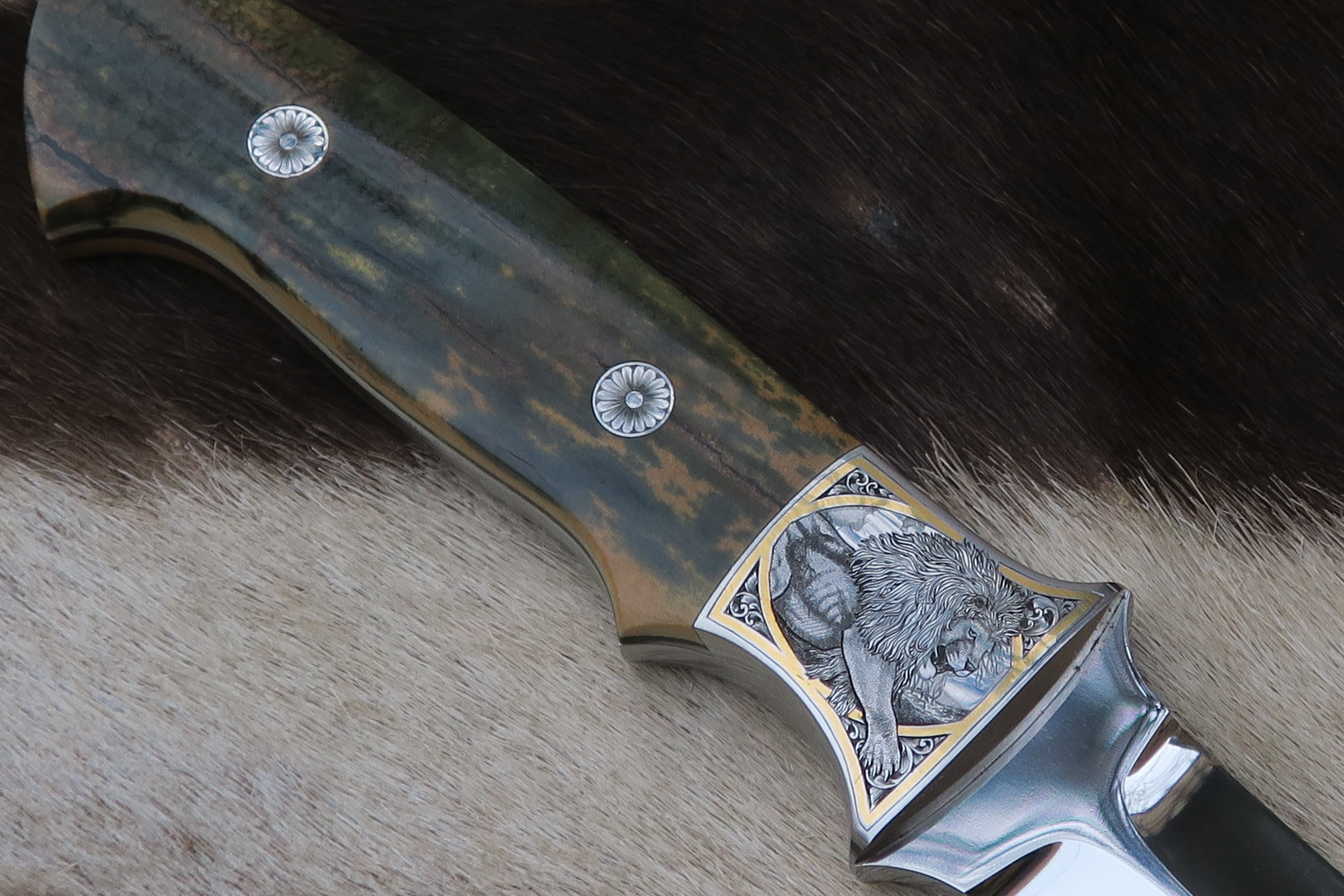 Custom Hunter - MÄSTERVERK i stål, mammut och guld - 3