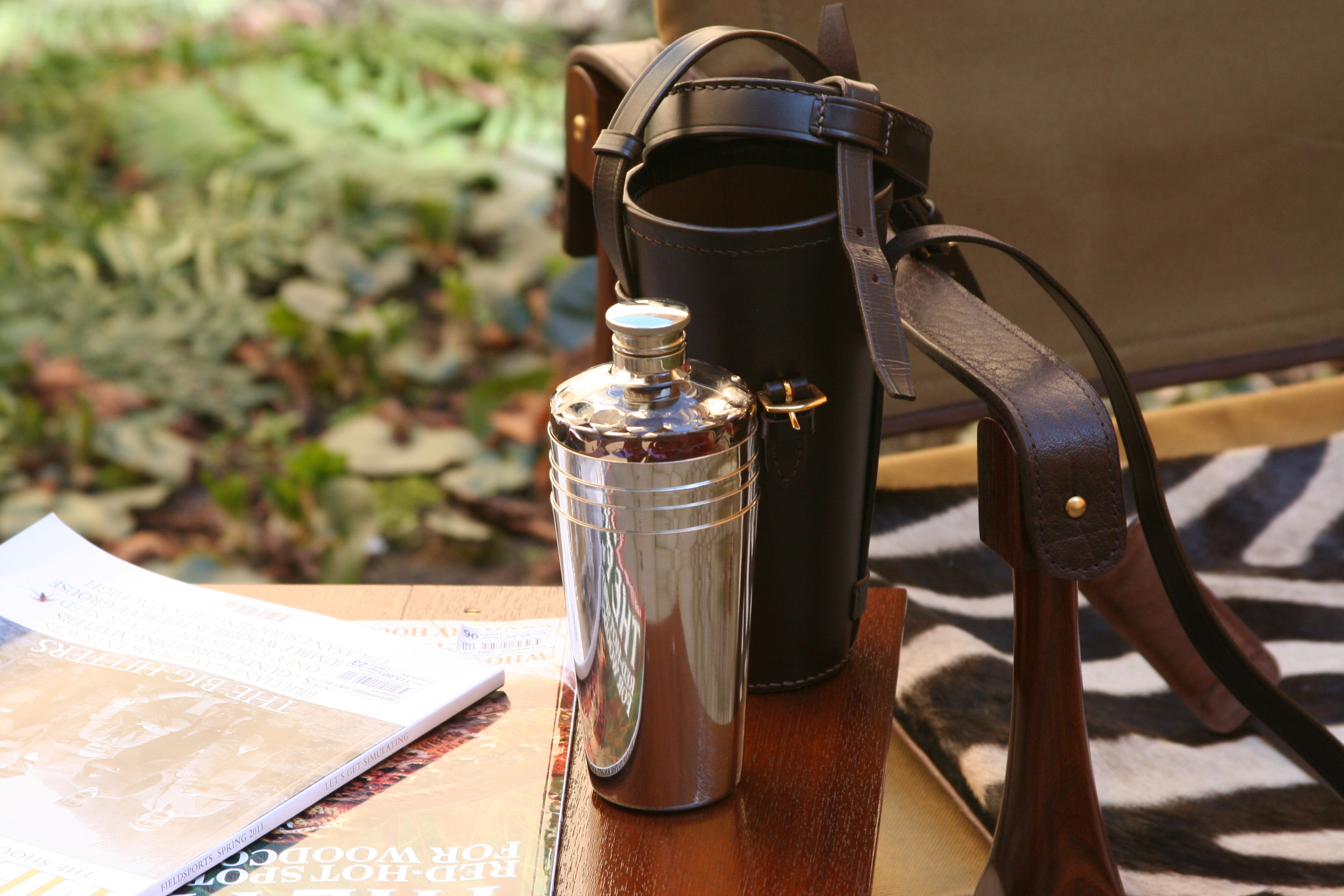 Hunting Flask - en klassisk Safari-accessoar - 2