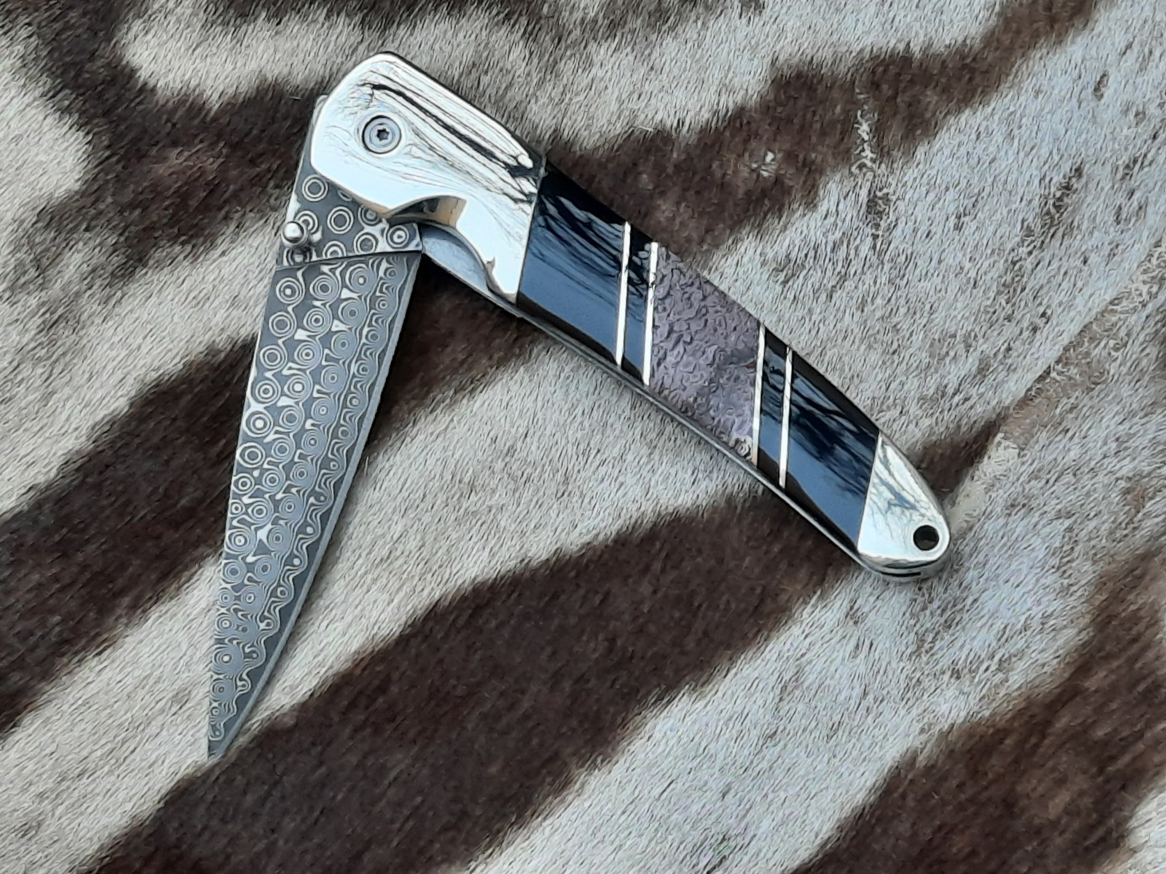 DINOSAURIE  150 MILJONER ÅR !!!  -  Damascus Liner lock