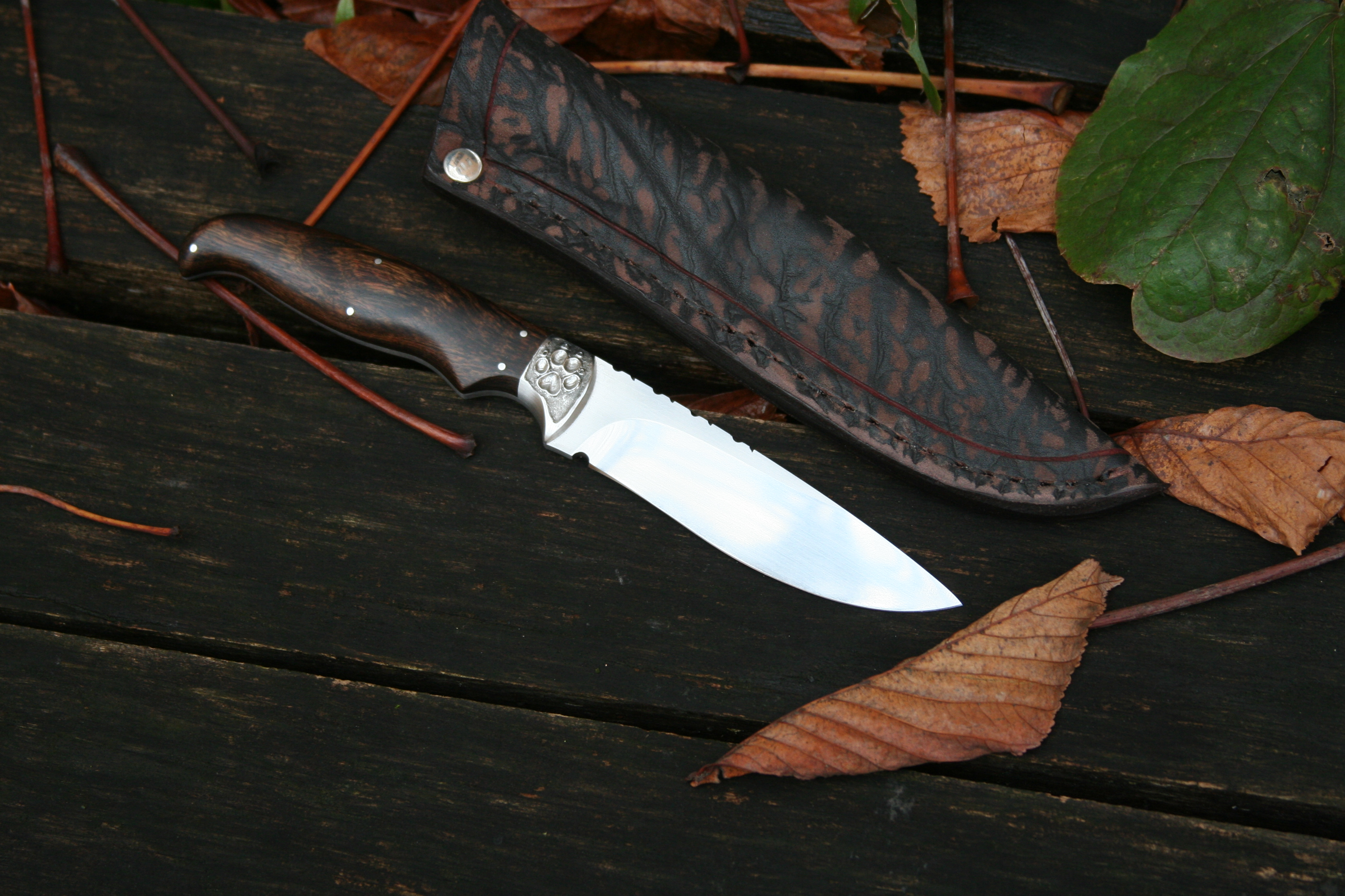 ** Wolf – Medium Hunter / Utility  - Spårstämpel från varg graverad ** - 3