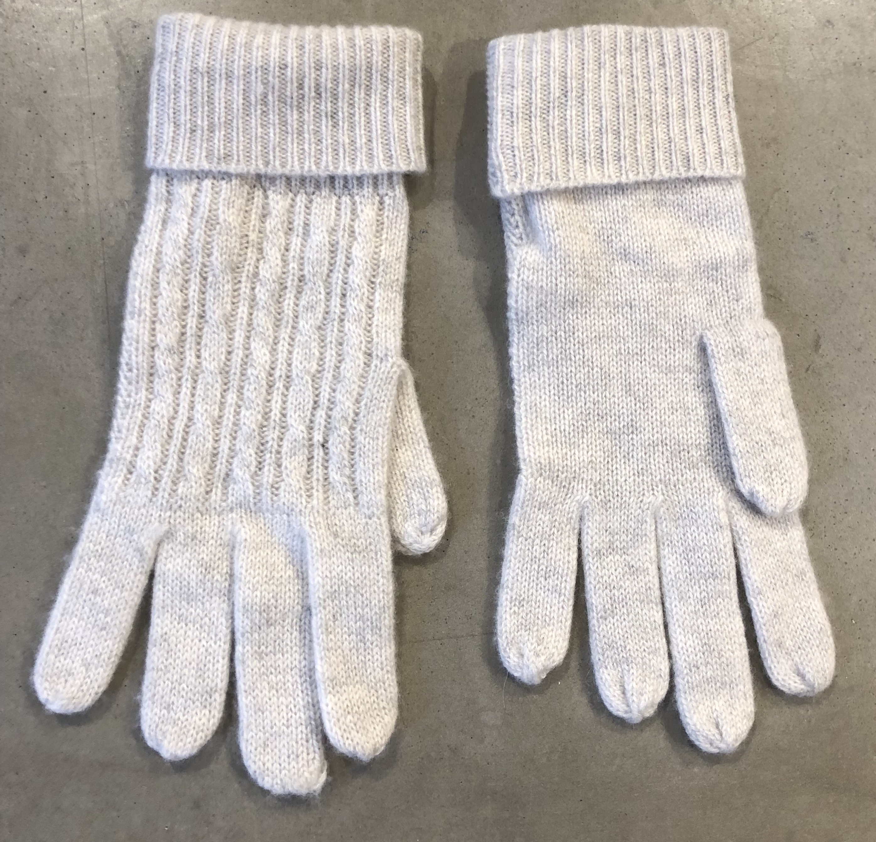 MAKALU2- Fingervantar flätstickade - 2